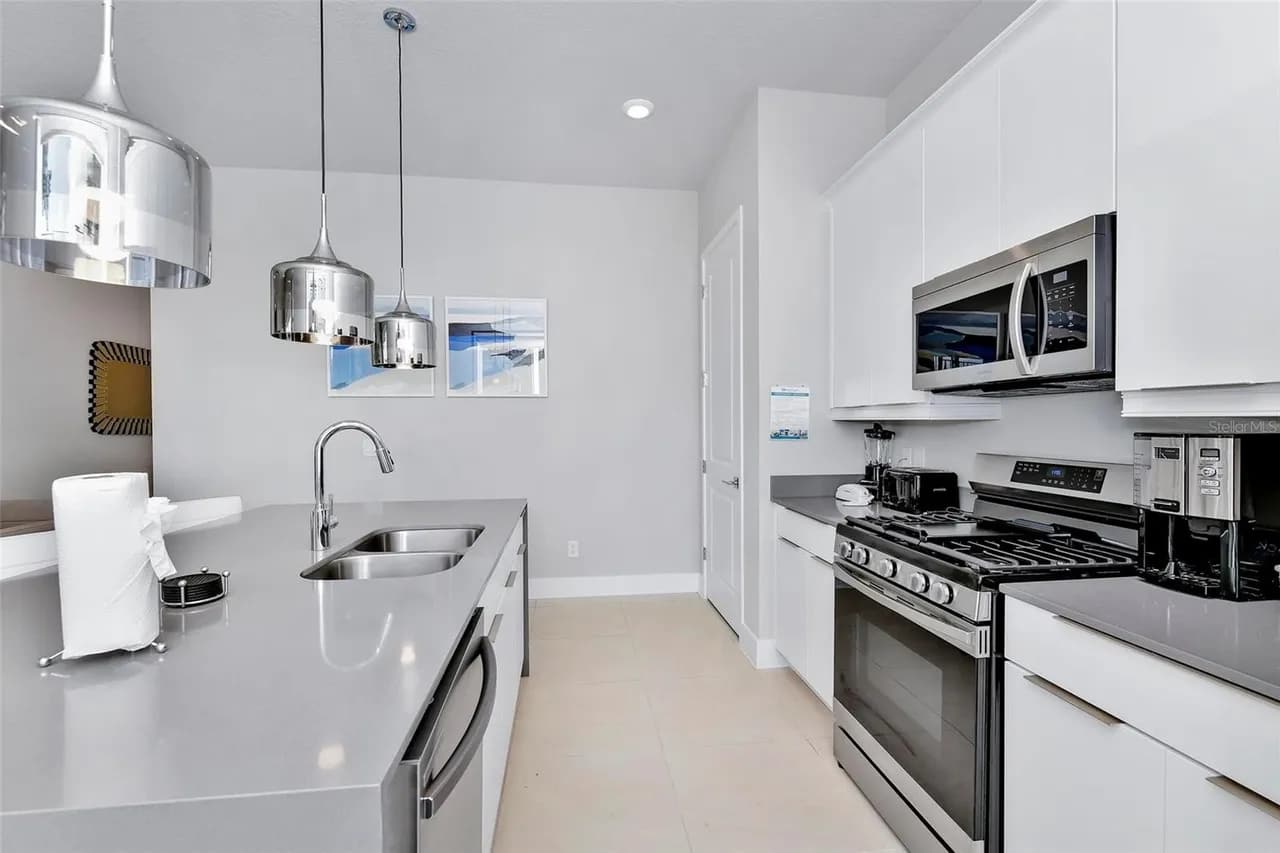 Luxury condo near Disney with pool!