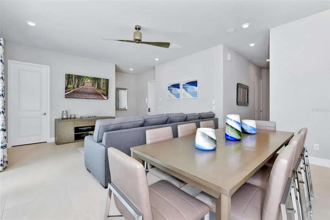 Luxury condo near Disney with pool!