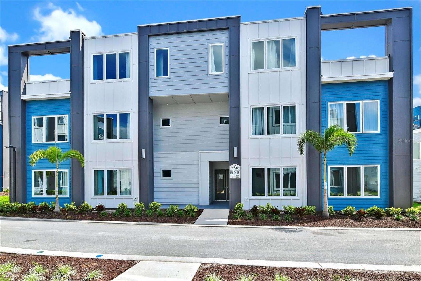 Luxury condo near Disney with pool!