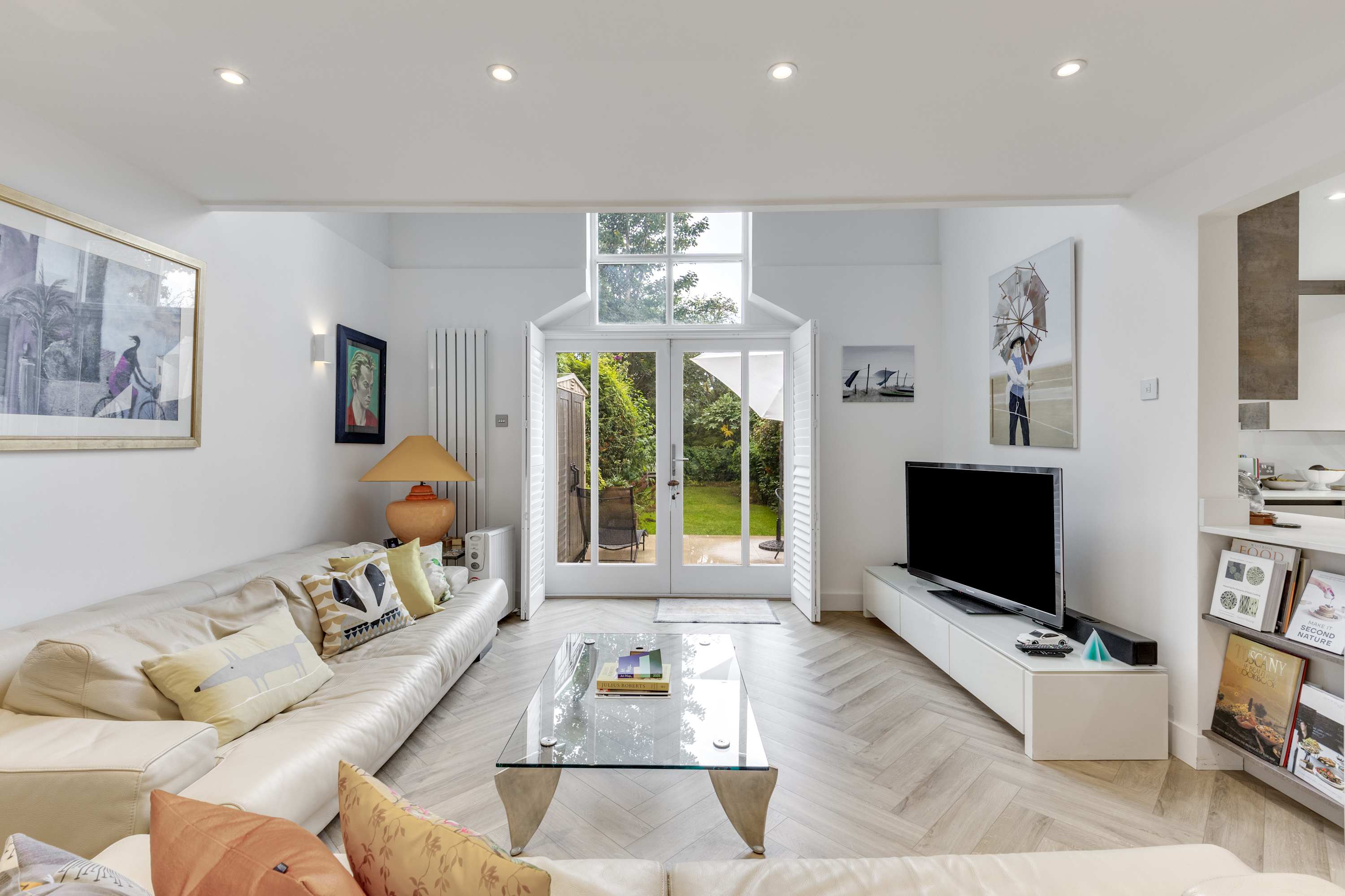 View The Hampstead Heights in West Heath Road 73 NW3 7TH The Hampstead Heights in West Heath Road 73 NW3 7TH - Property image 7 - VivreStays