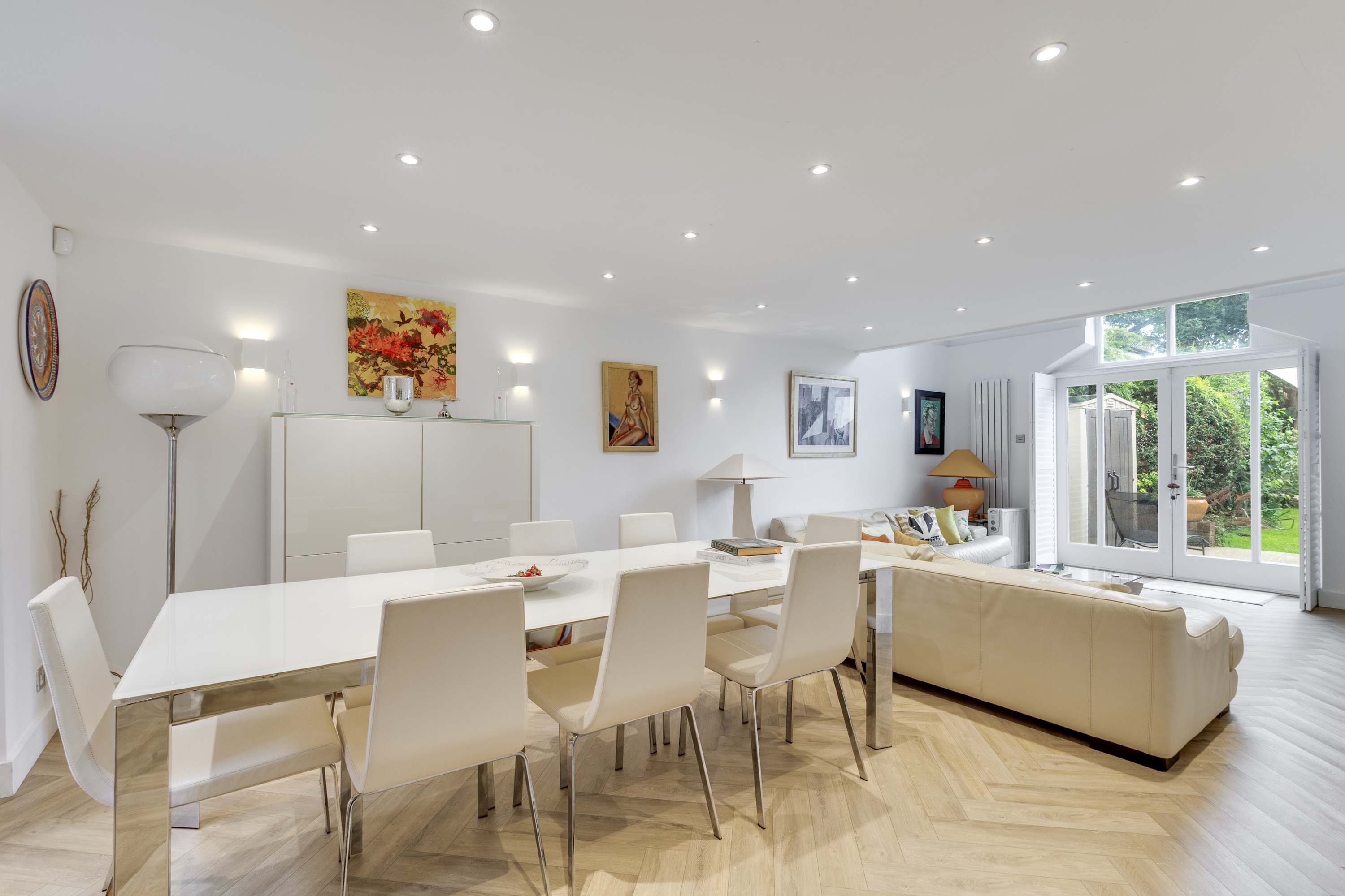 View The Hampstead Heights in West Heath Road 73 NW3 7TH The Hampstead Heights in West Heath Road 73 NW3 7TH - Property image 11 - VivreStays