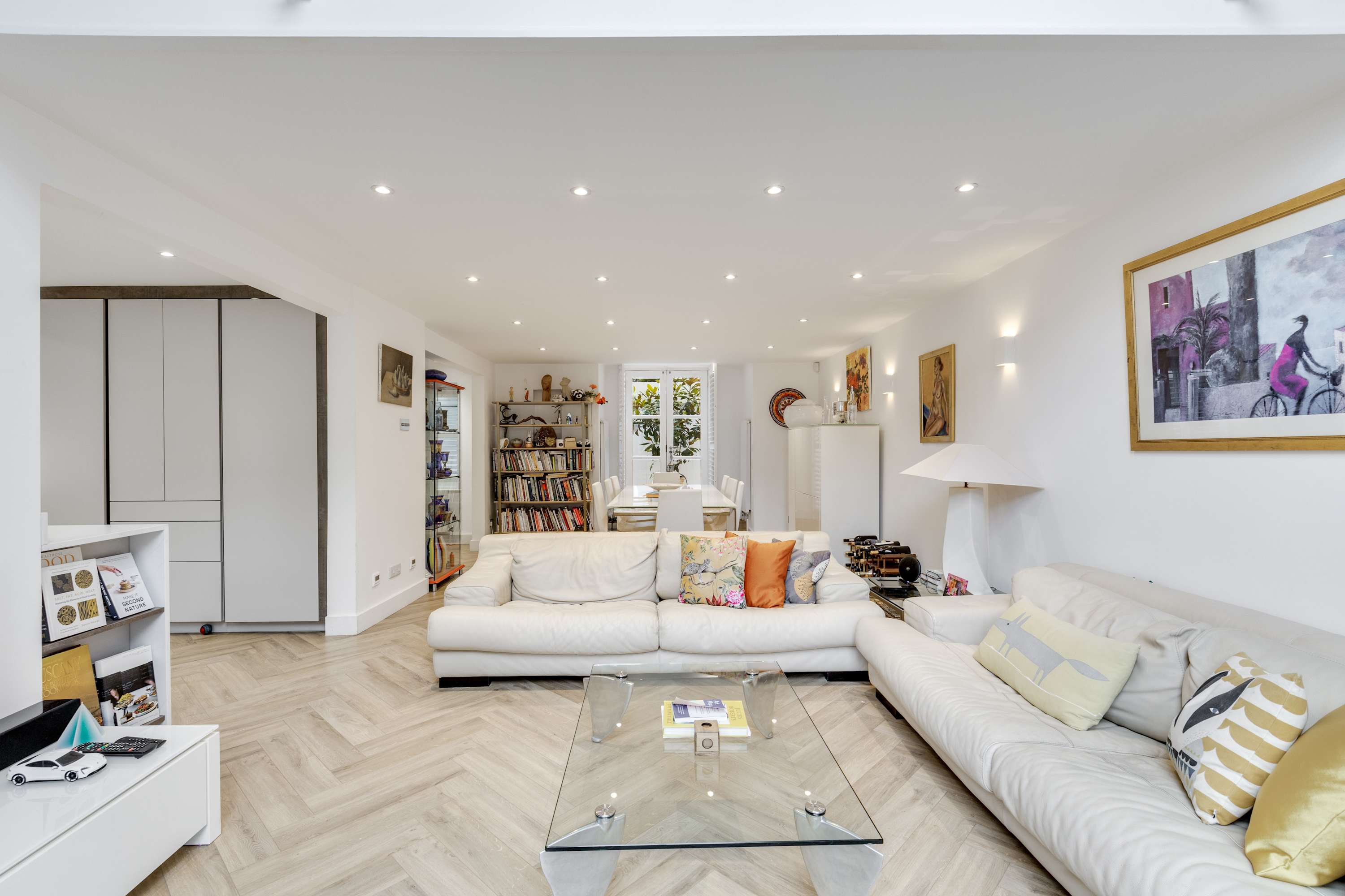 View The Hampstead Heights in West Heath Road 73 NW3 7TH The Hampstead Heights in West Heath Road 73 NW3 7TH - Property image 9 - VivreStays