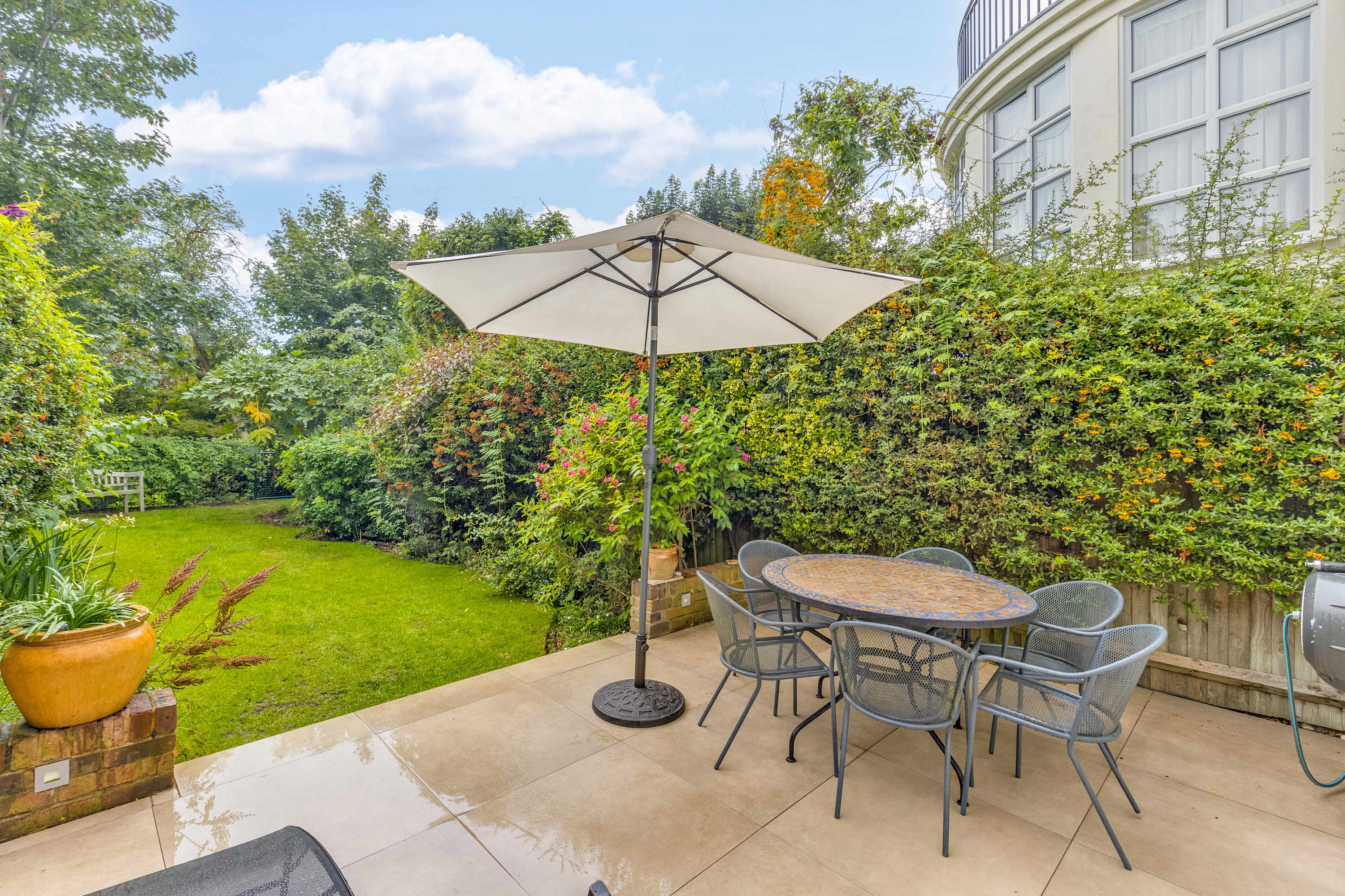 View The Hampstead Heights in West Heath Road 73 NW3 7TH The Hampstead Heights in West Heath Road 73 NW3 7TH - Property image 23 - VivreStays