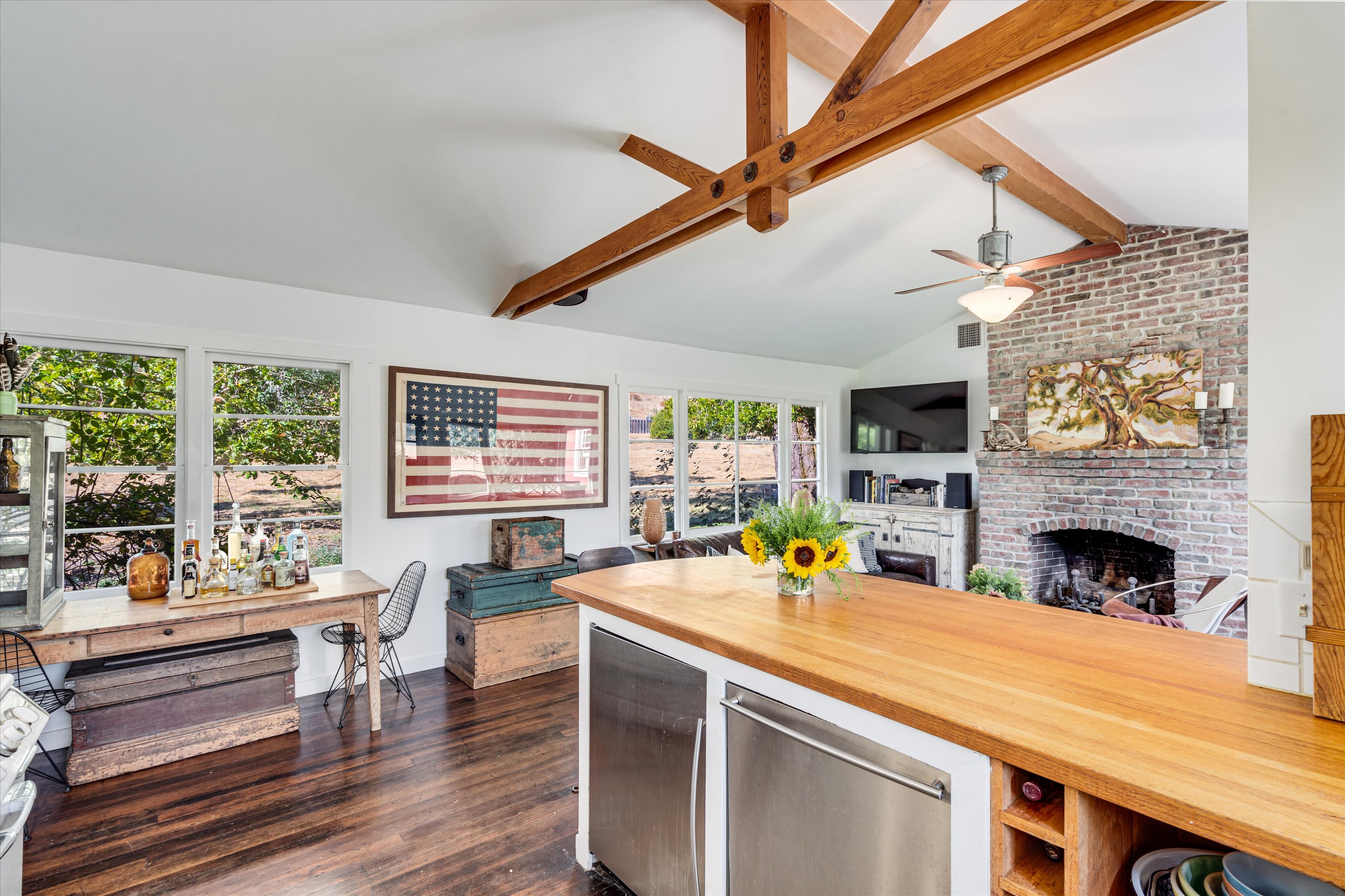 Rosy Red Cottage Wine Tastings Included 2