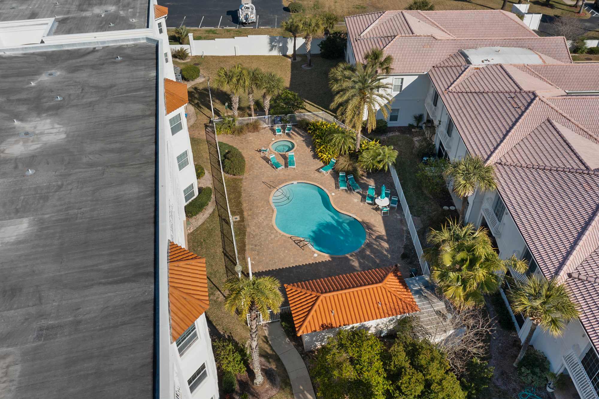 Bright Beach Condo, Pool, Spa, Comfy Beds, Patio