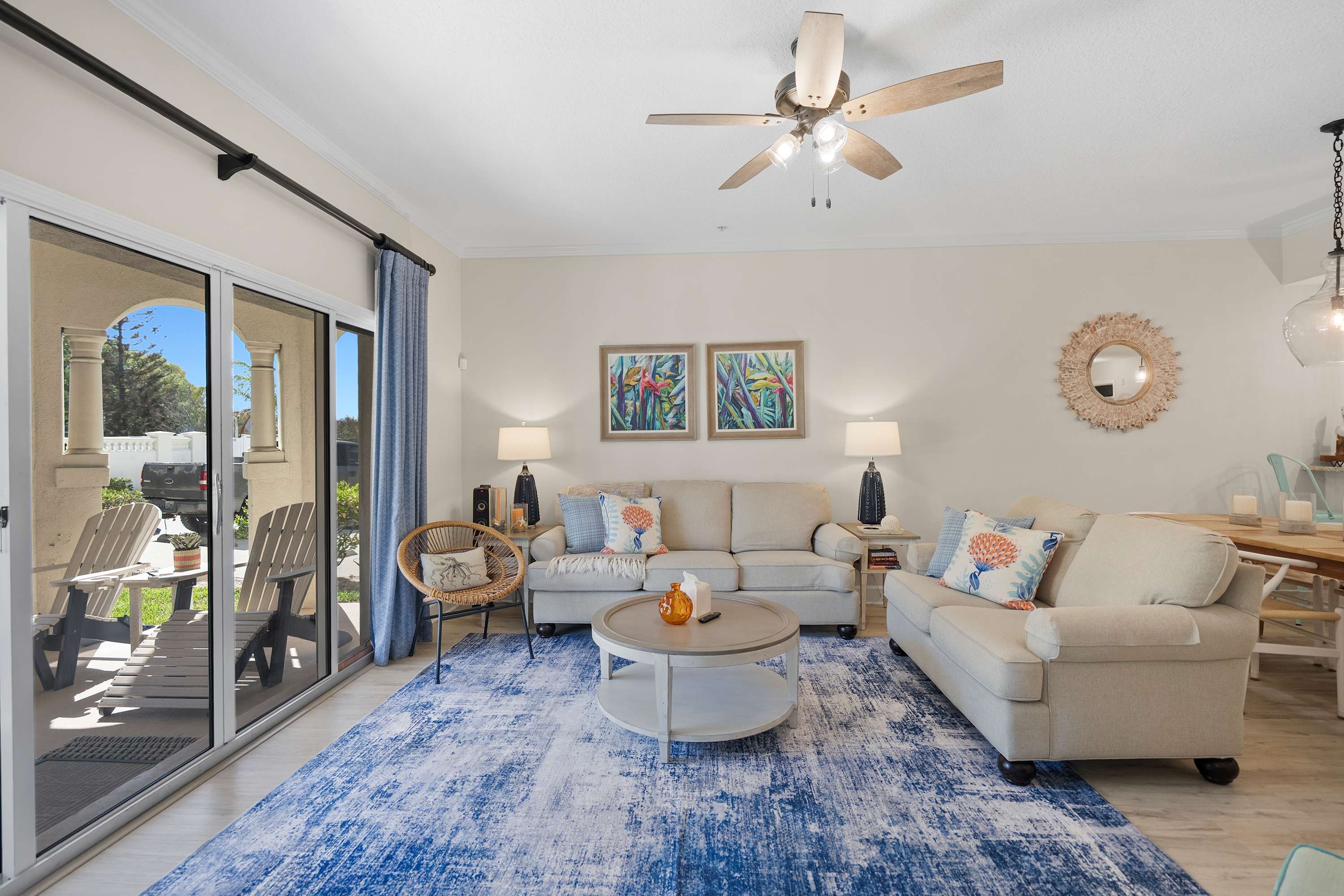 Bright Beach Condo, Pool, Spa, Comfy Beds, Patio