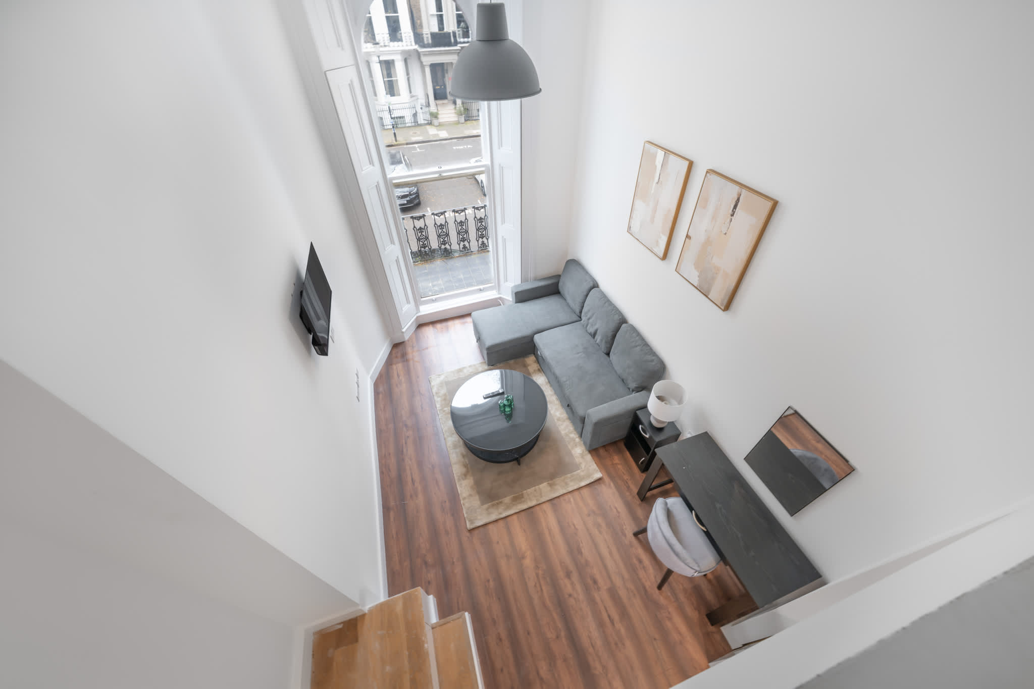 Deluxe Studio Mezzanine with Balcony in Knightsbridge in Beaufort Gardens SW3 1QH - Property image 5 - VivreStays