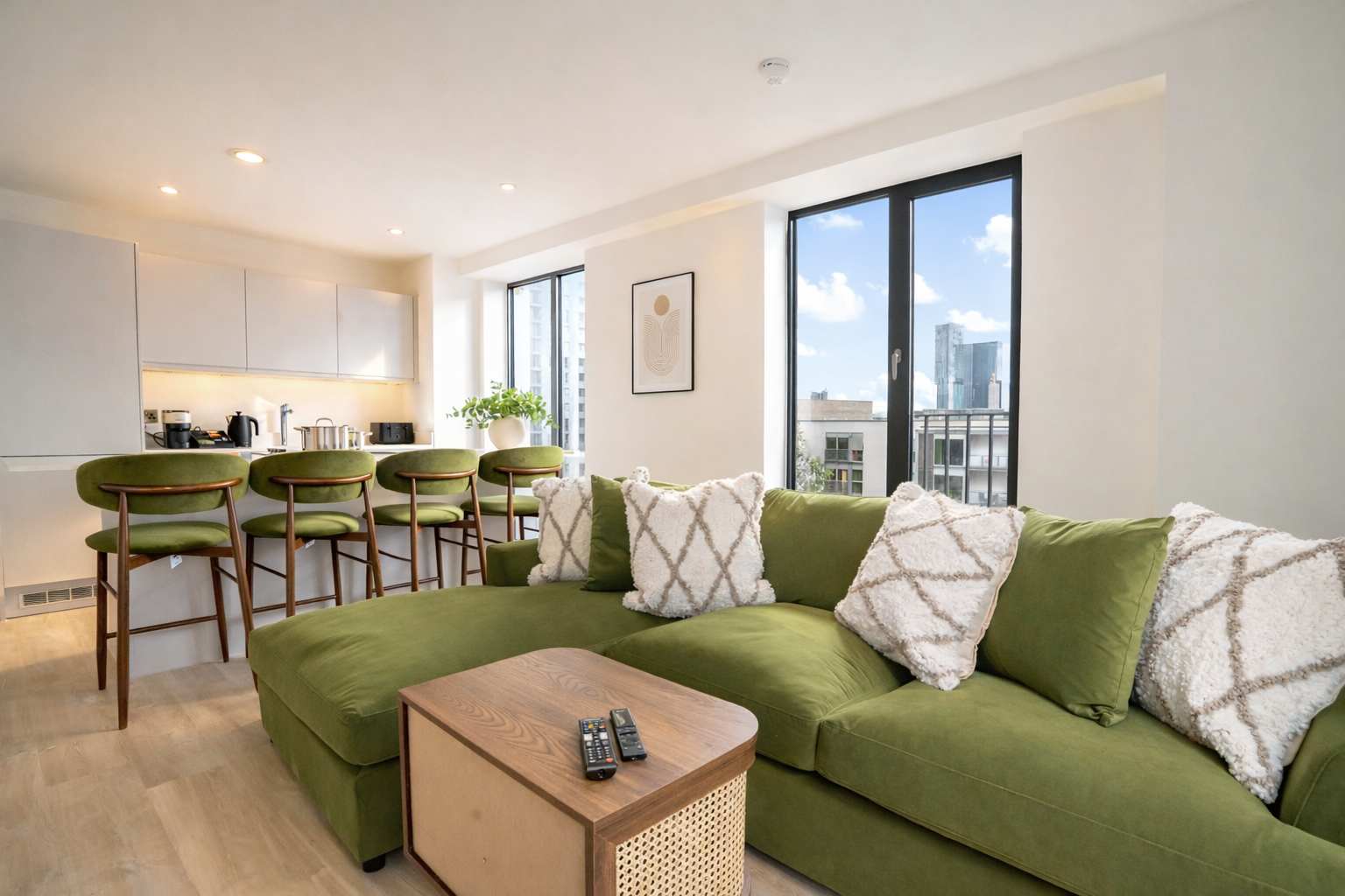 Organika Suite & 2BR Luxury w/ Skyline Views & Gym Access!