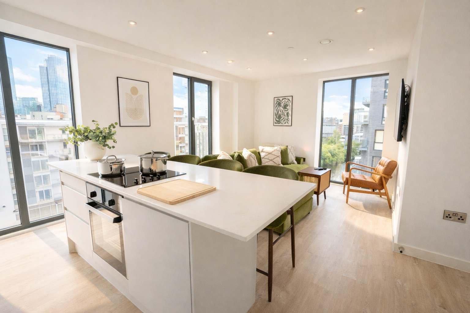 Organika Suite & 2BR Luxury w/ Skyline Views & Gym Access!