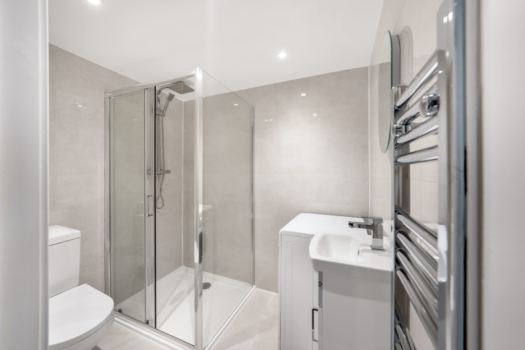 View Superior Studio Mezzanine with Balcony in Knightsbridge in Beaufort Gardens SW3 1QH Superior Studio Mezzanine with Balcony in Knightsbridge in Beaufort Gardens SW3 1QH - Property image 9 - VivreStays