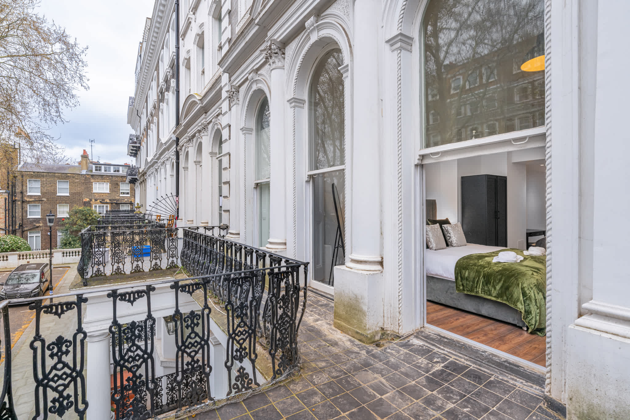 View Superior Studio Mezzanine with Balcony in Knightsbridge in Beaufort Gardens SW3 1QH Superior Studio Mezzanine with Balcony in Knightsbridge in Beaufort Gardens SW3 1QH - Property image 14 - VivreStays