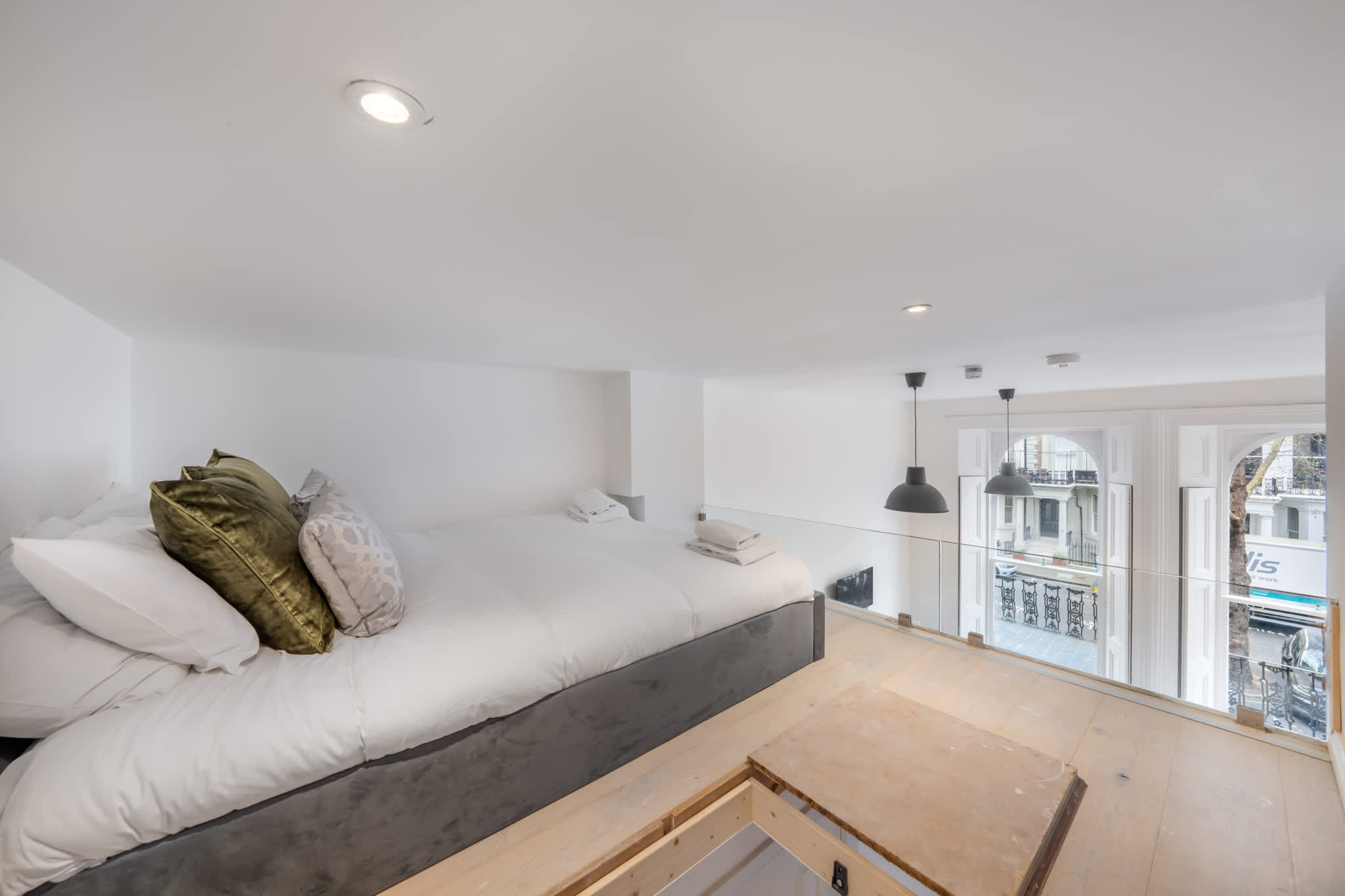 View Superior Studio Mezzanine with Balcony in Knightsbridge in Beaufort Gardens SW3 1QH Superior Studio Mezzanine with Balcony in Knightsbridge in Beaufort Gardens SW3 1QH - Property image 4 - VivreStays