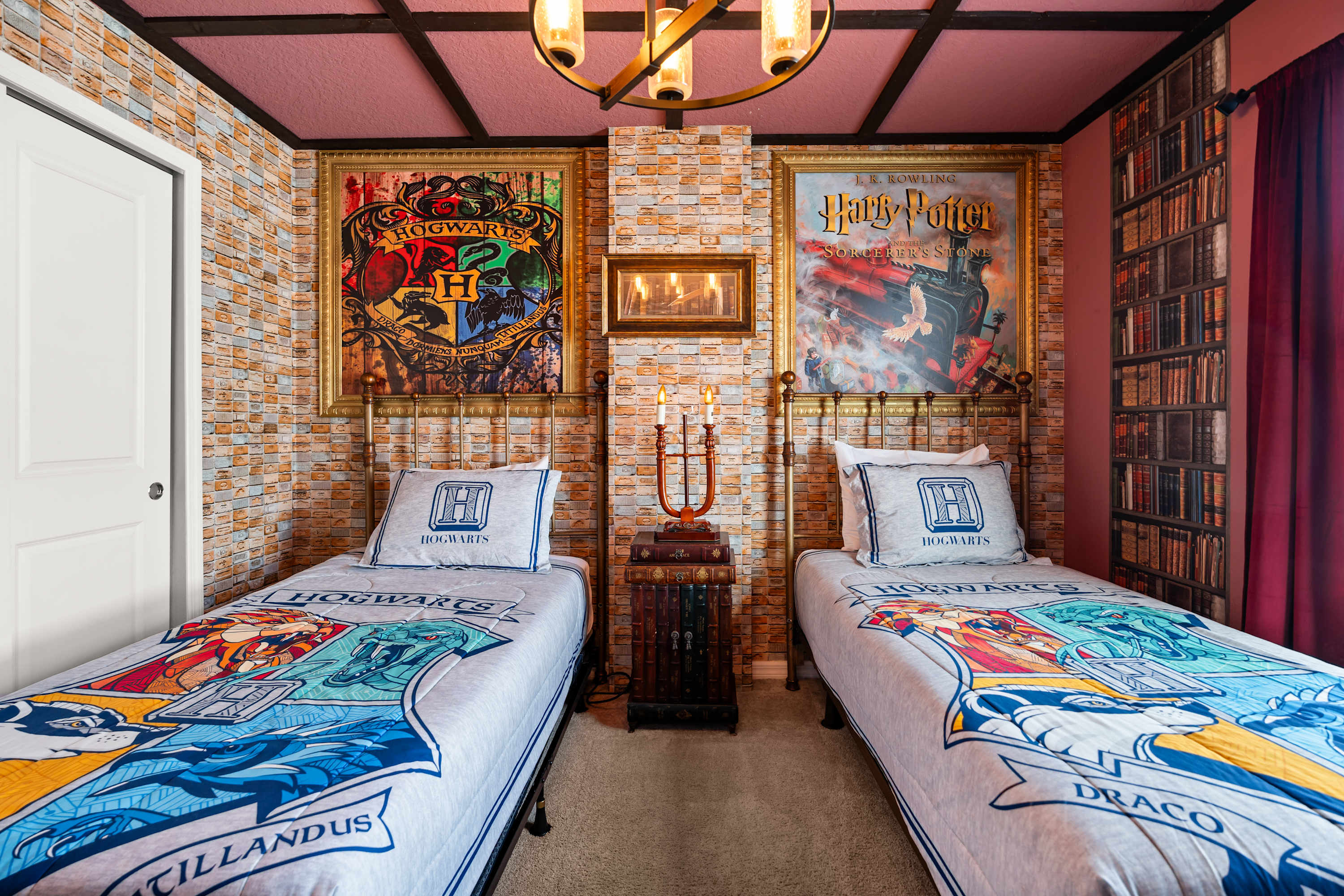 Harry Potter room with magical candle-style lamps, perfect for young wizards to imagine and play