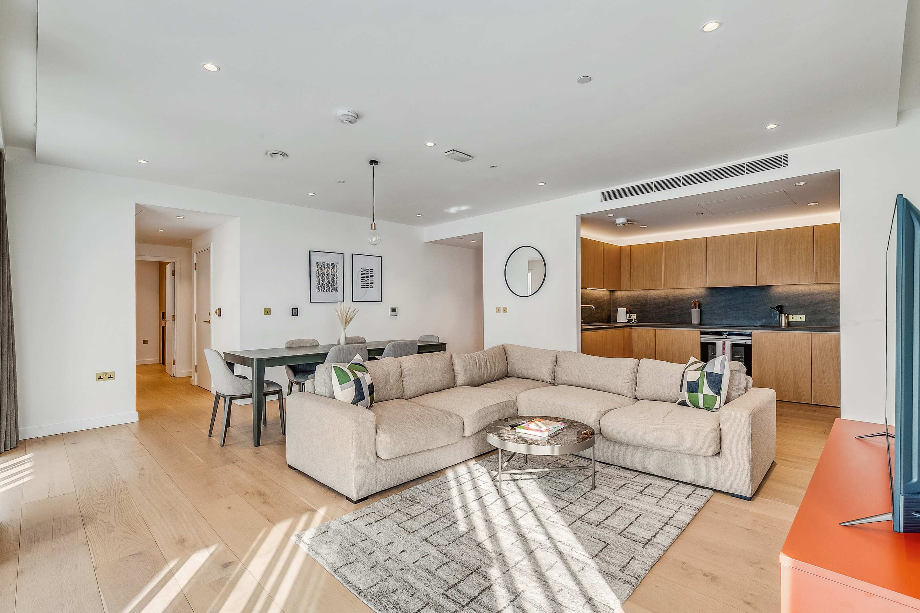 3 Bedroom with King and Single beds and 2 Bathrooms