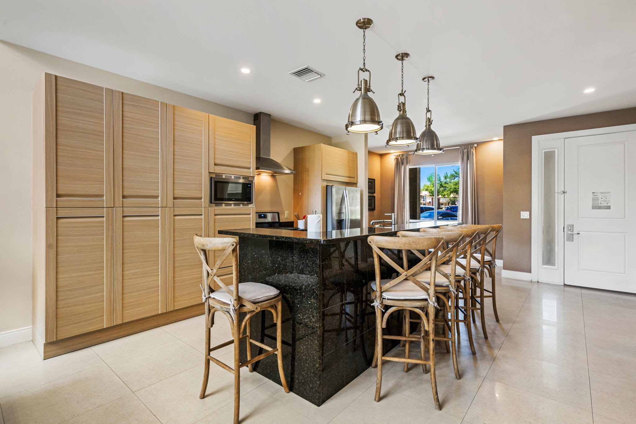 Spacious townhome near Disney w/ patio