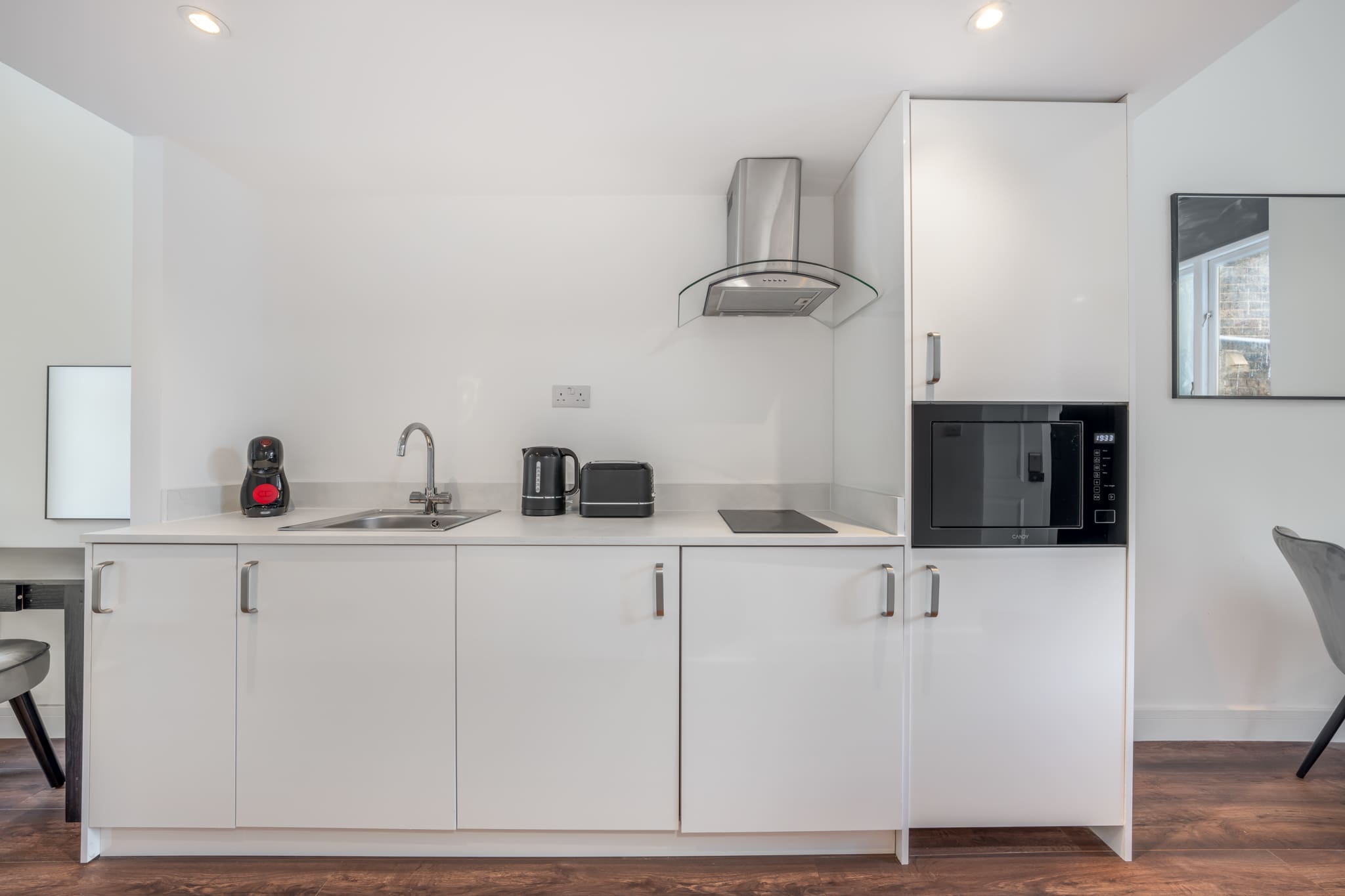 Deluxe Studio Mezzanine with Balcony in Knightsbridge in Beaufort Gardens SW3 1QH - Property image 15 - VivreStays