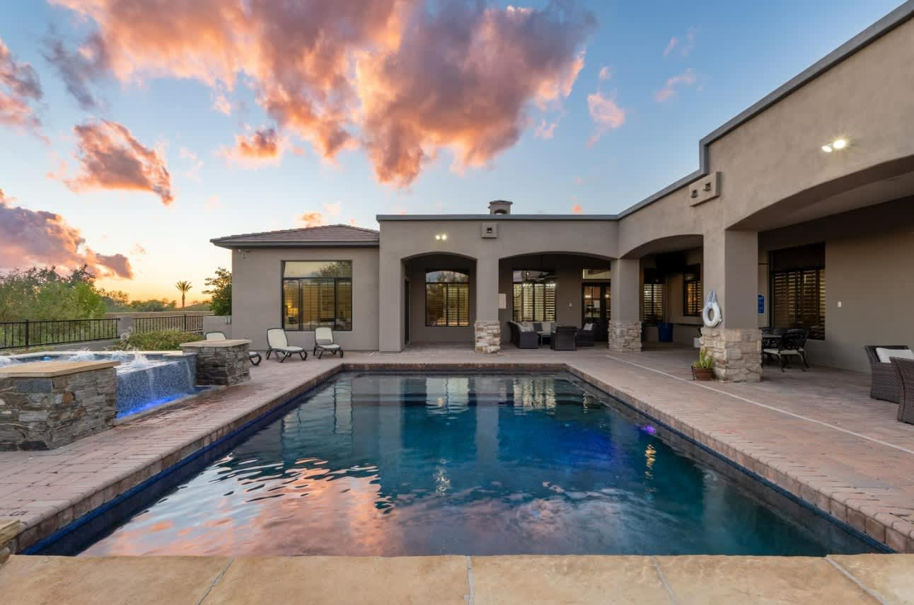 Residence on Desert Views