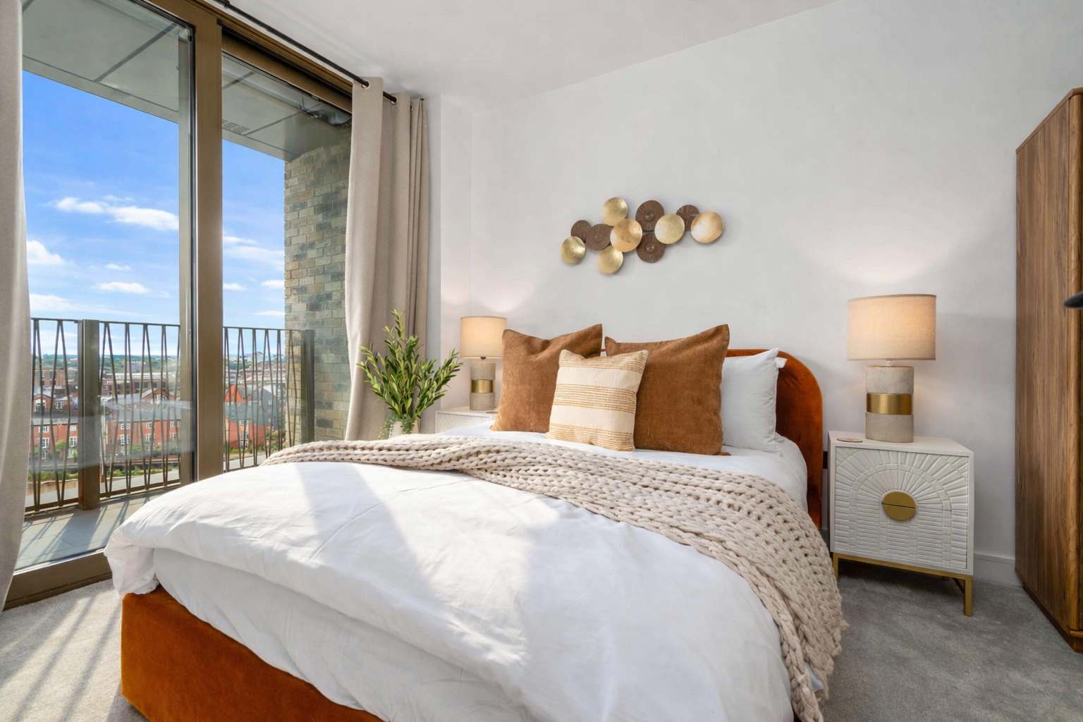Luxury 1BR I Private Balcony I City Centre I Views