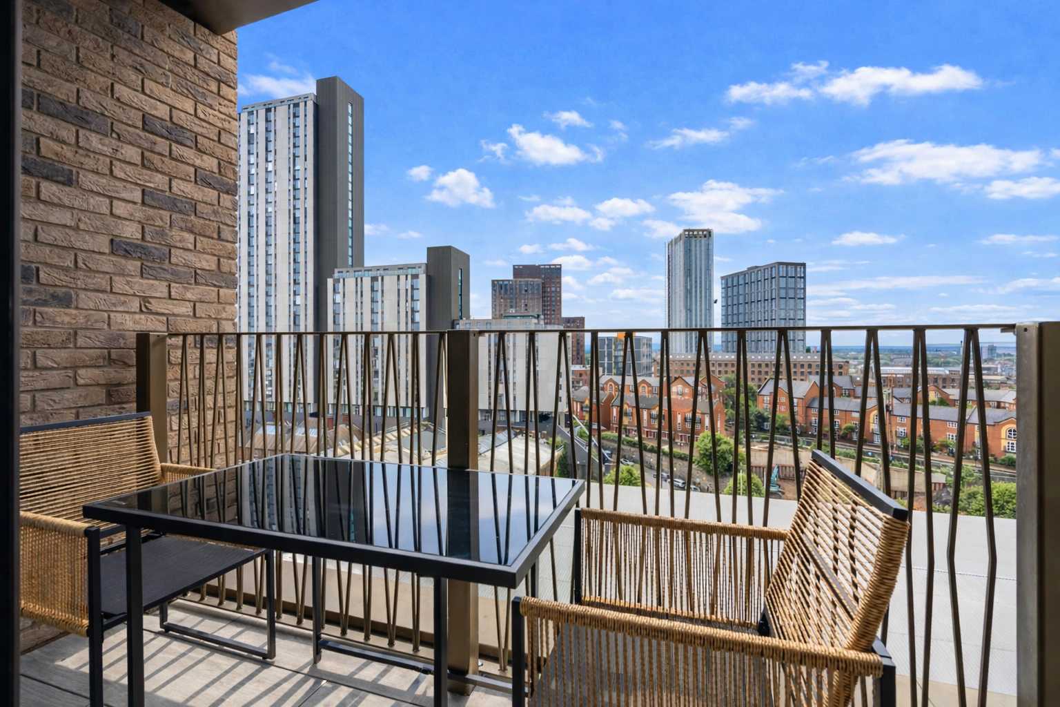 Luxury 1BR I Private Balcony I City Centre I Views