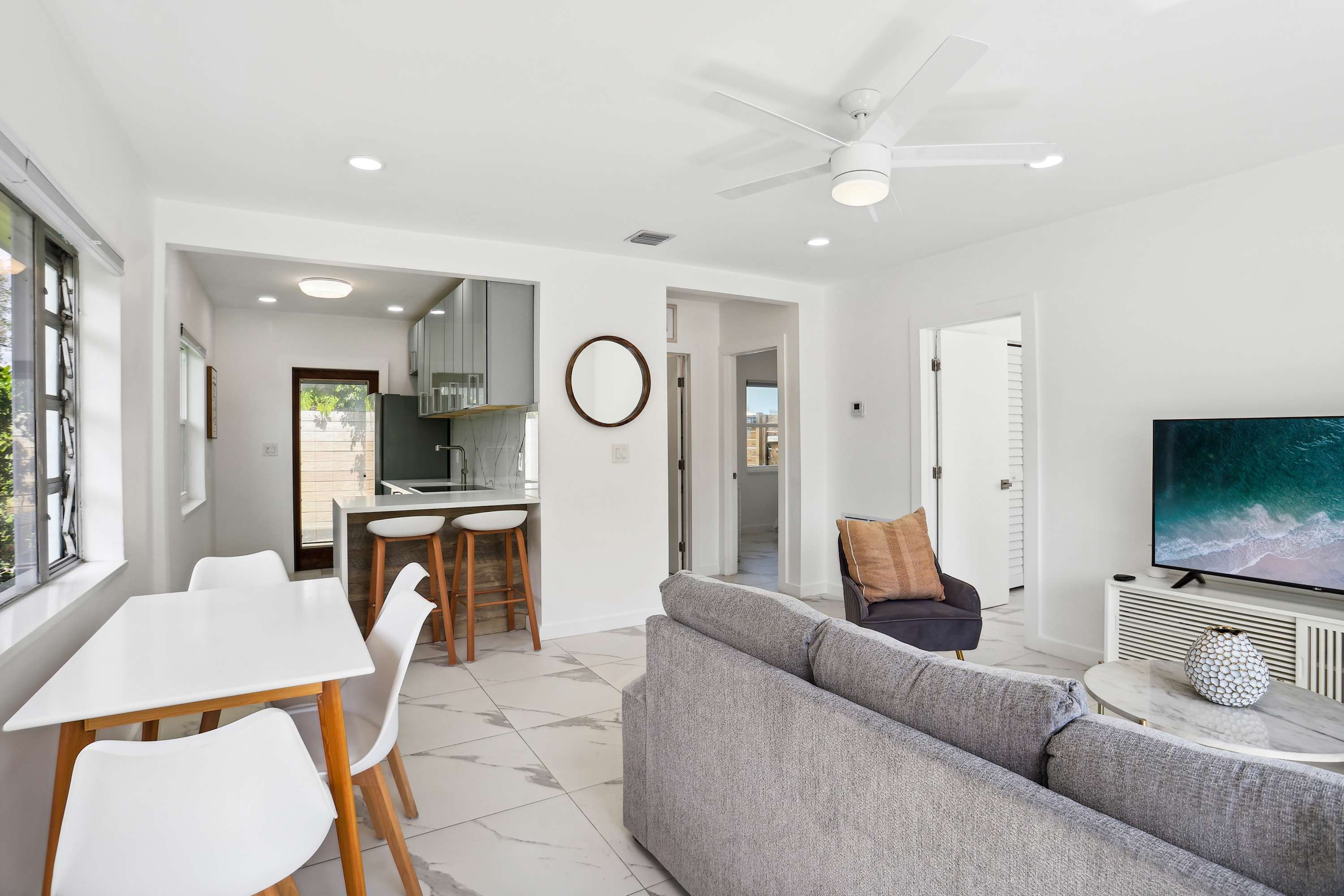 Enjoy the breezy, open flow of the main living spaces​