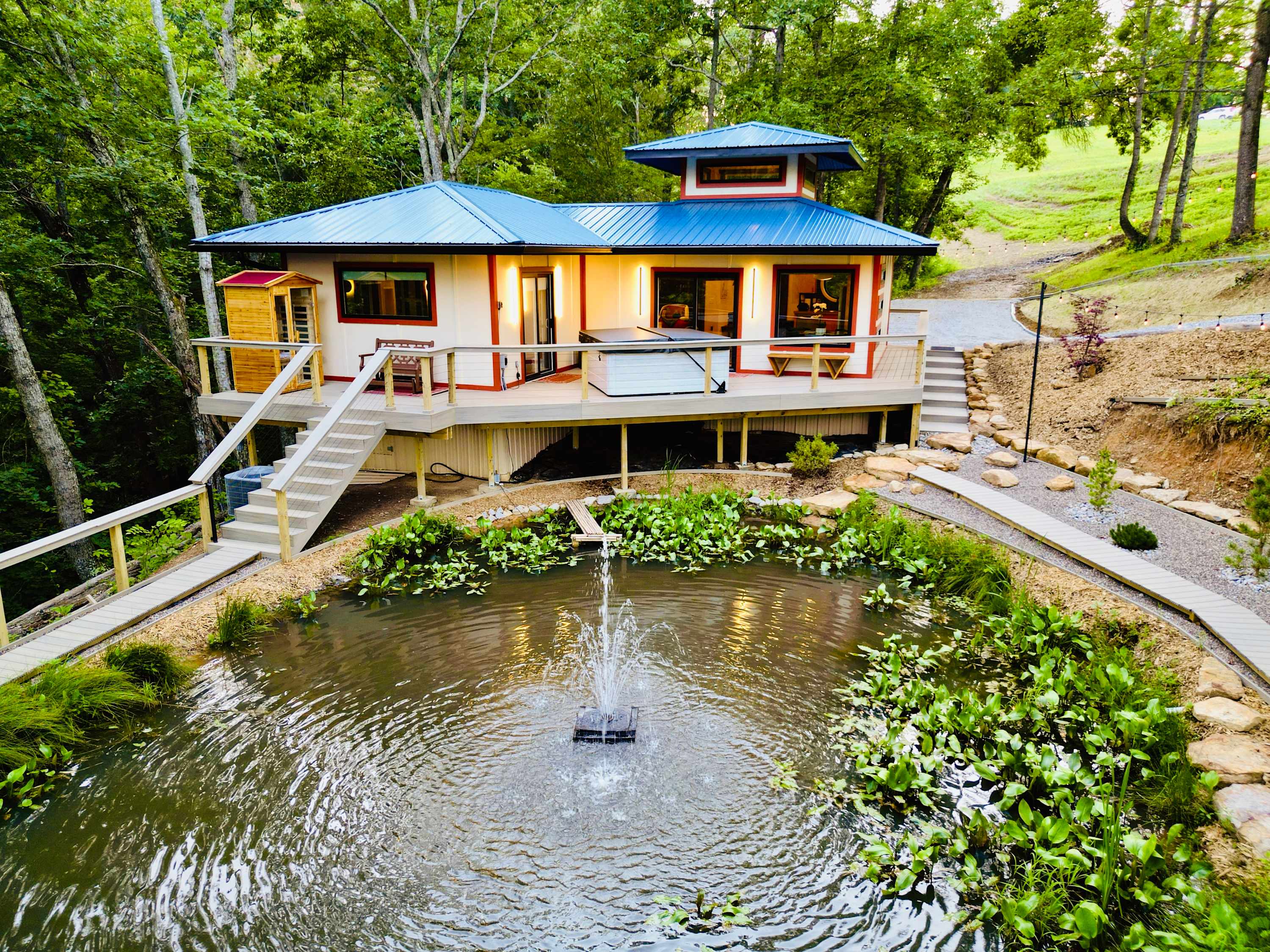 Tranquil Hideaway: Hot Tub, Sauna, Massage Chair — Denniston, KY — vacation rental