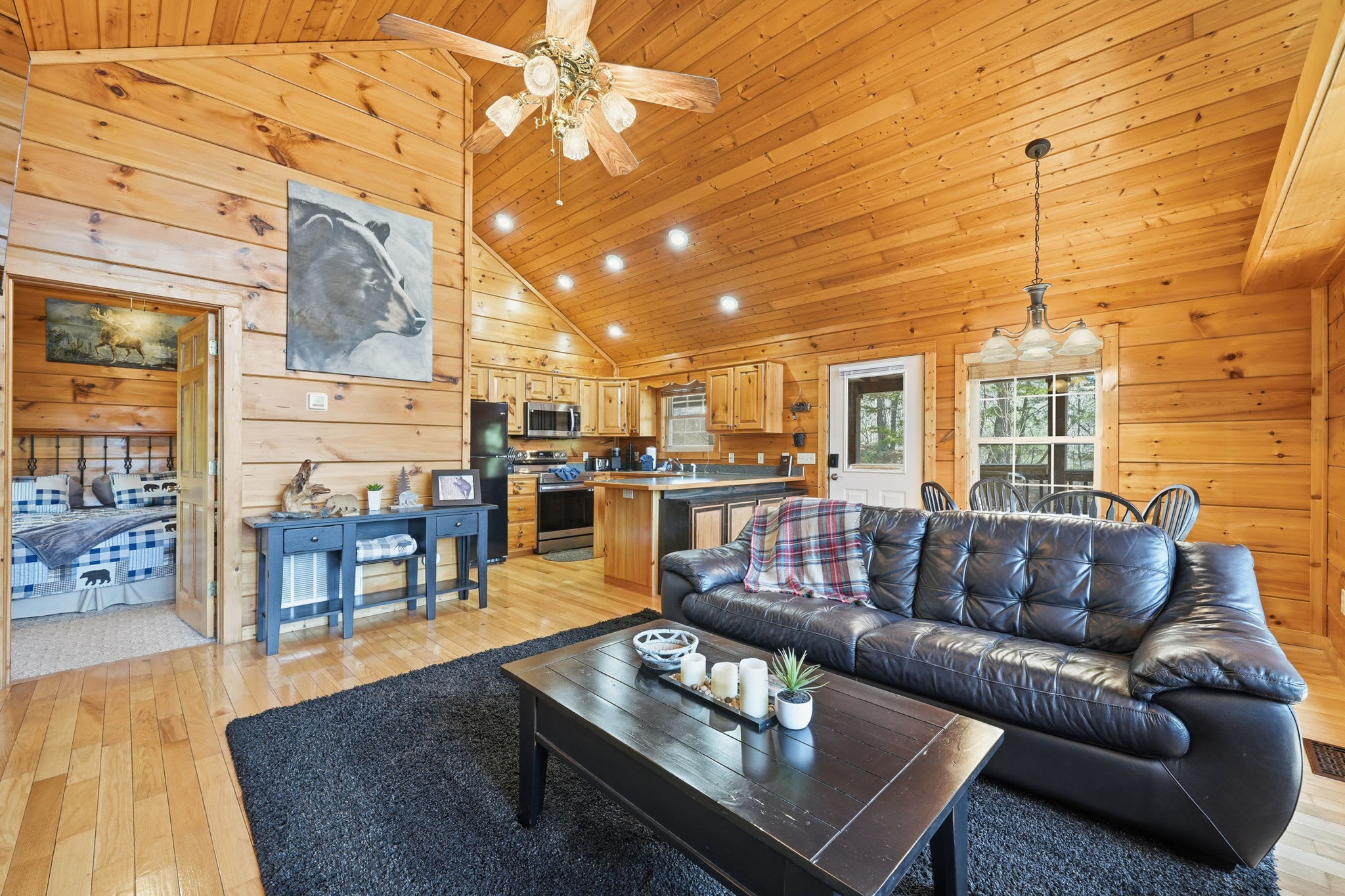 Relaxing Cabin Hot Tub Game Room Near Attractions