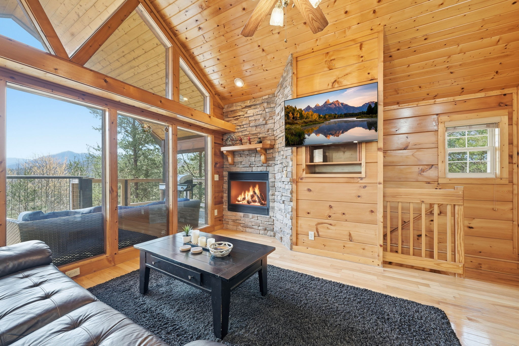 Relaxing Cabin Hot Tub Game Room Near Attractions