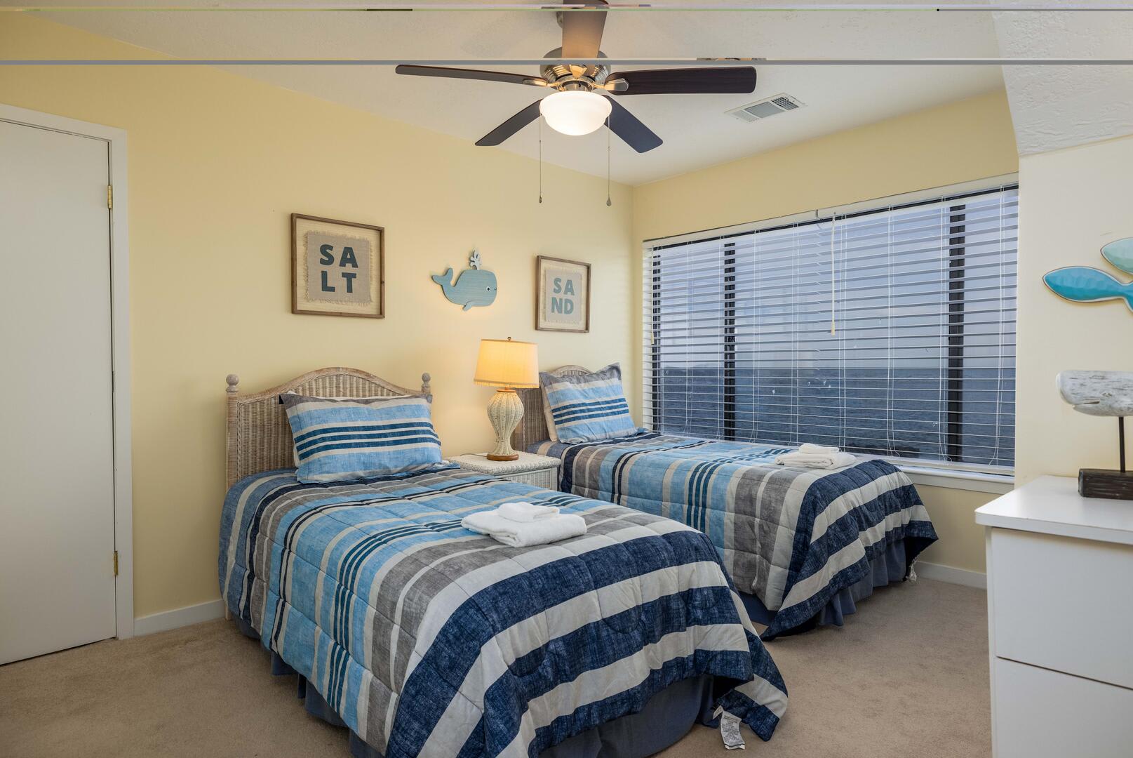 Guest bedroom with en suite bathroom