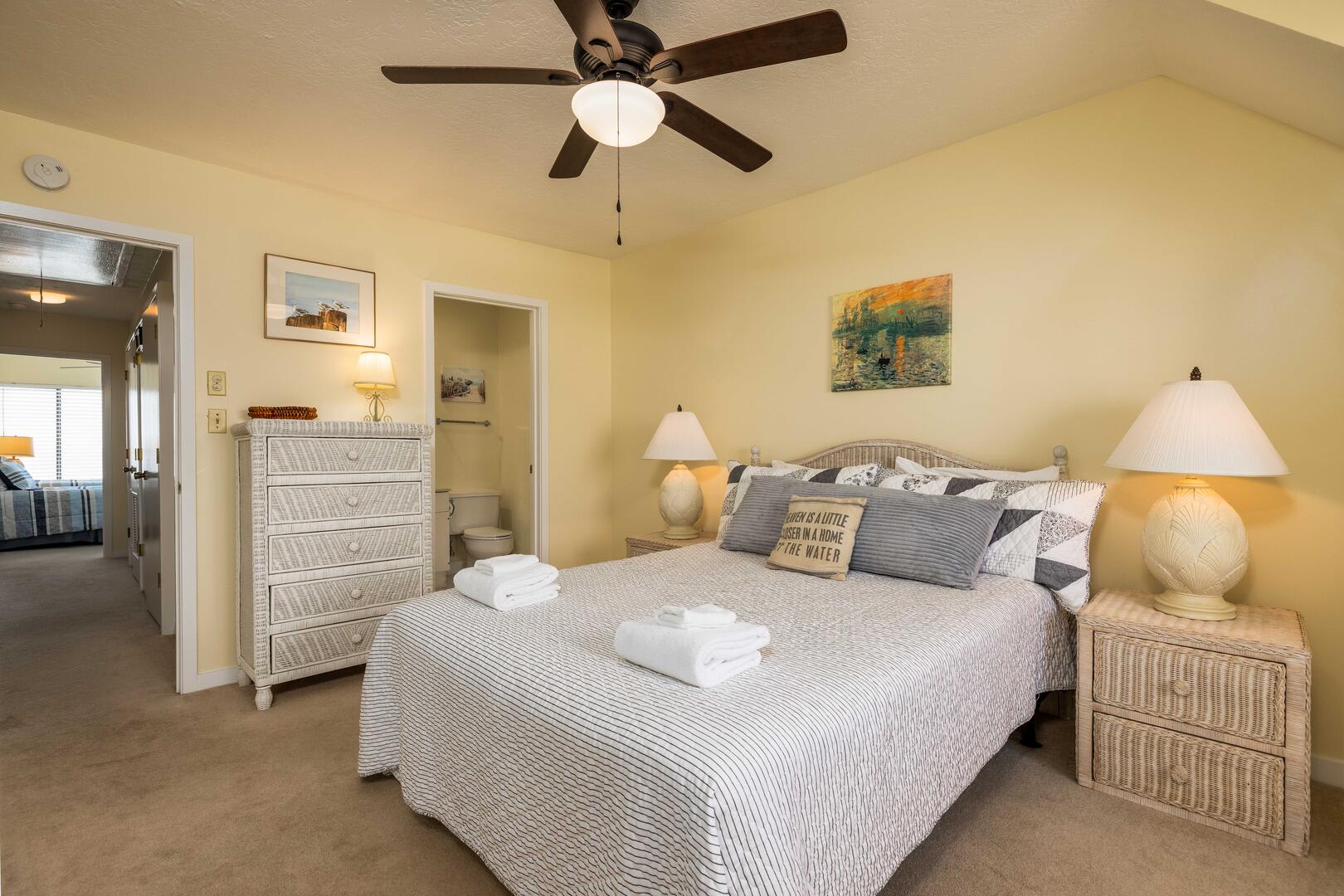 Guest bedroom with en suite bathroom