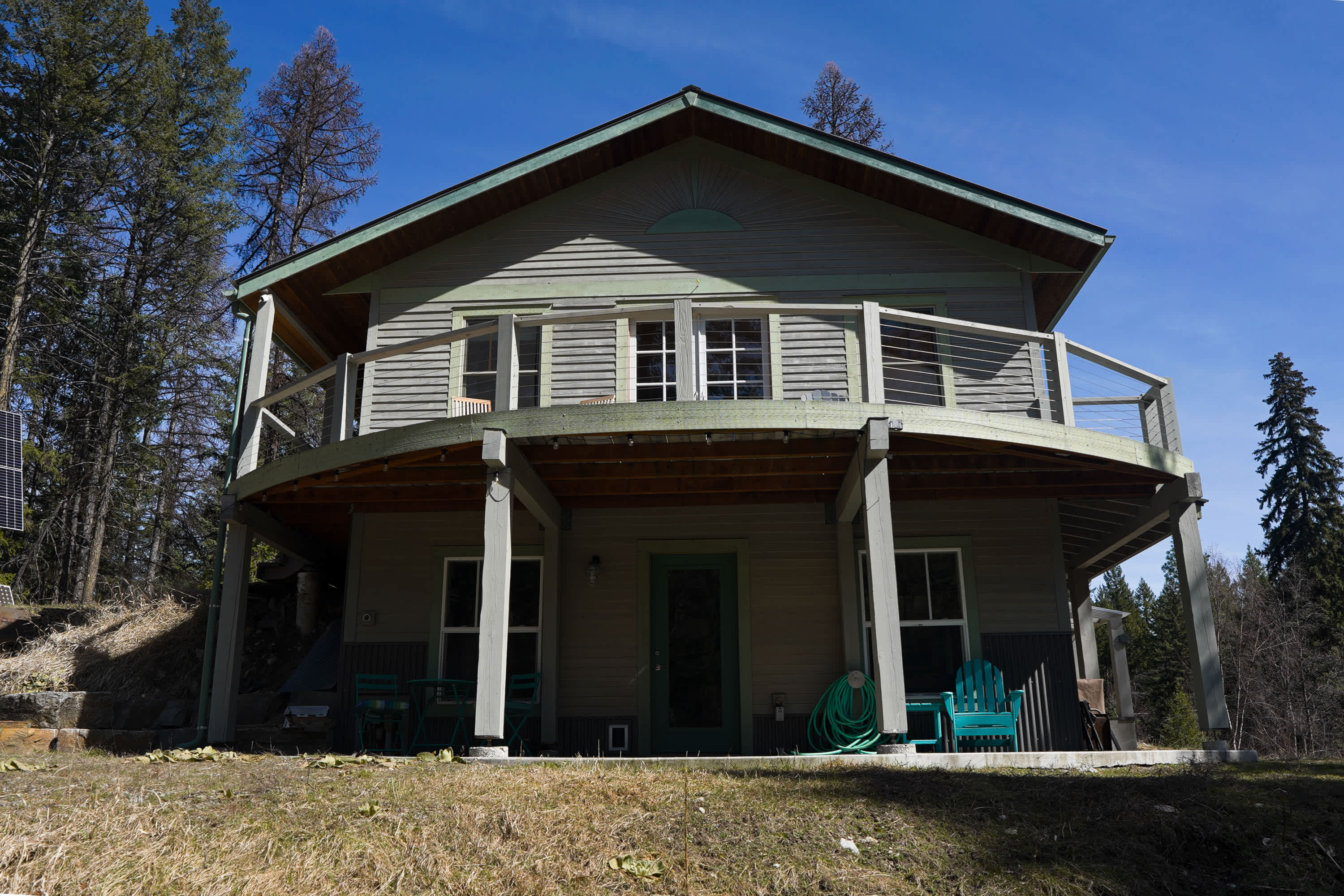 ff Grid Retreat - Unplug, unwind, and recharge in MT