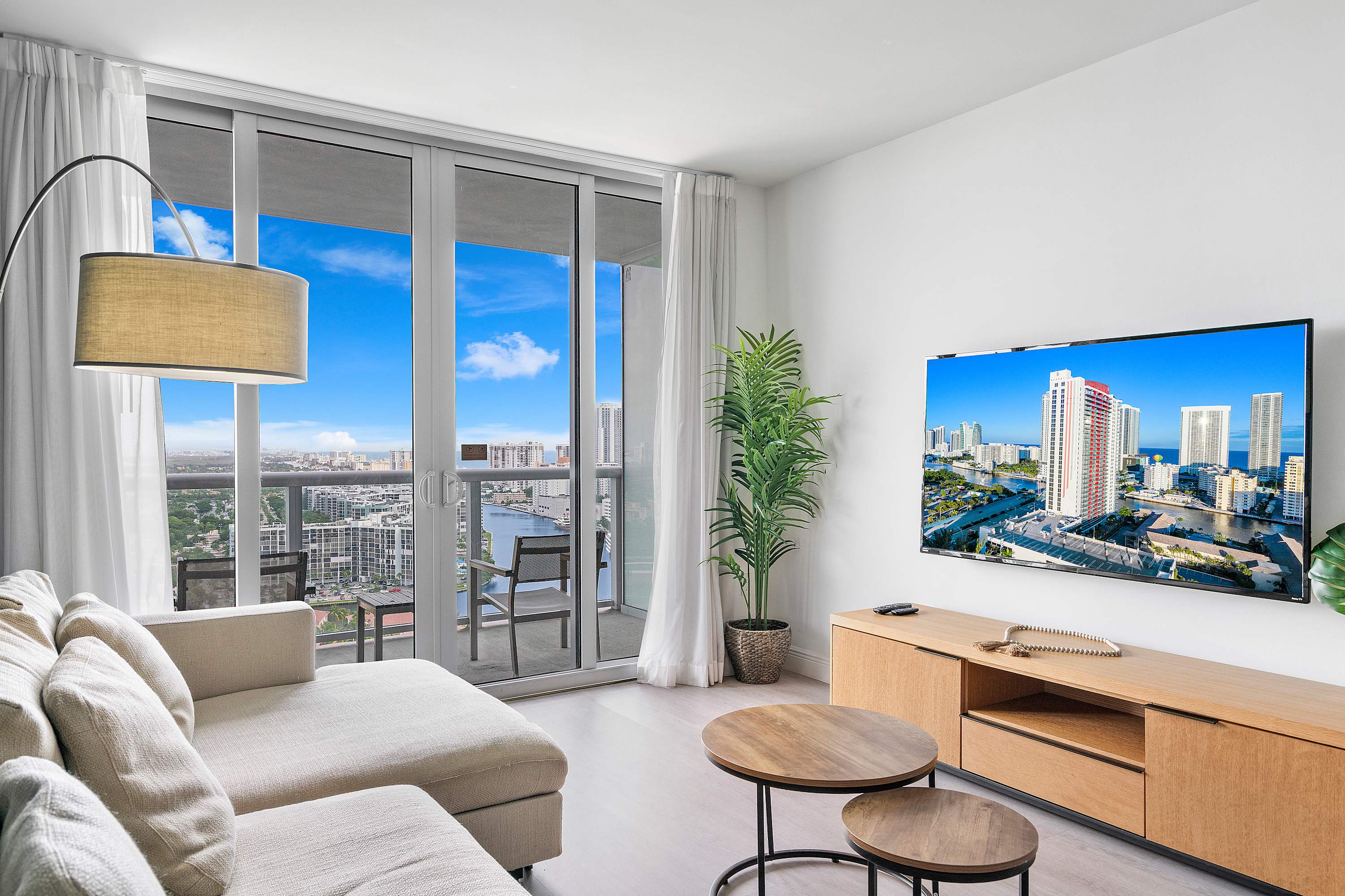 Coastal Gem | Bright Apartment | Beachwalk Comfort