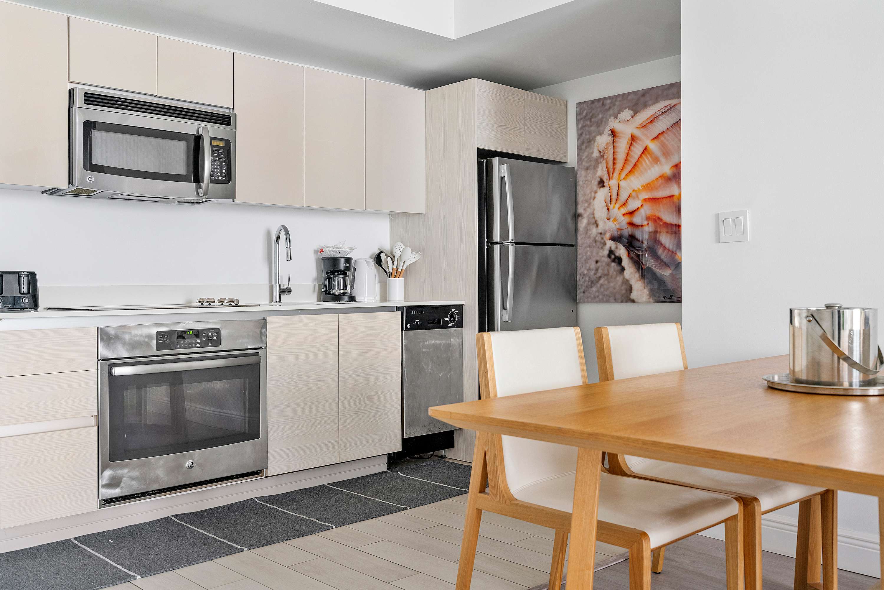 Coastal Gem | Bright Apartment | Beachwalk Comfort
