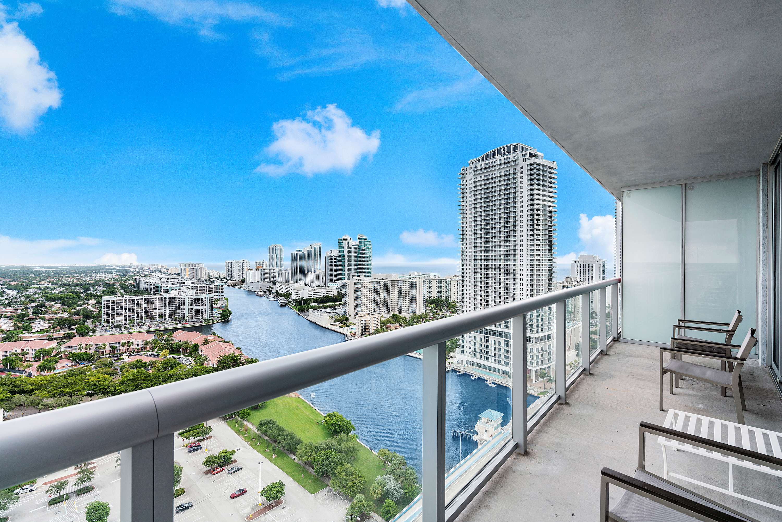 Beach Access Modern Vibe Apt with 1BR in Miami