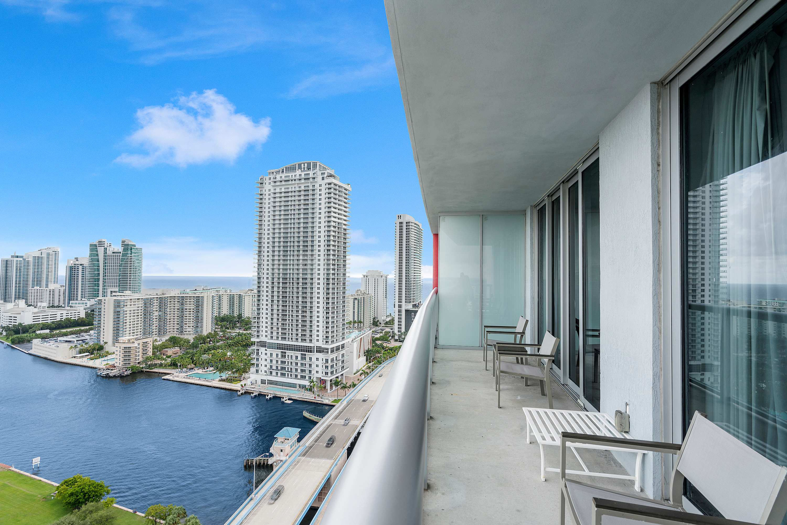 Coastal Gem | Bright Apartment | Beachwalk Comfort