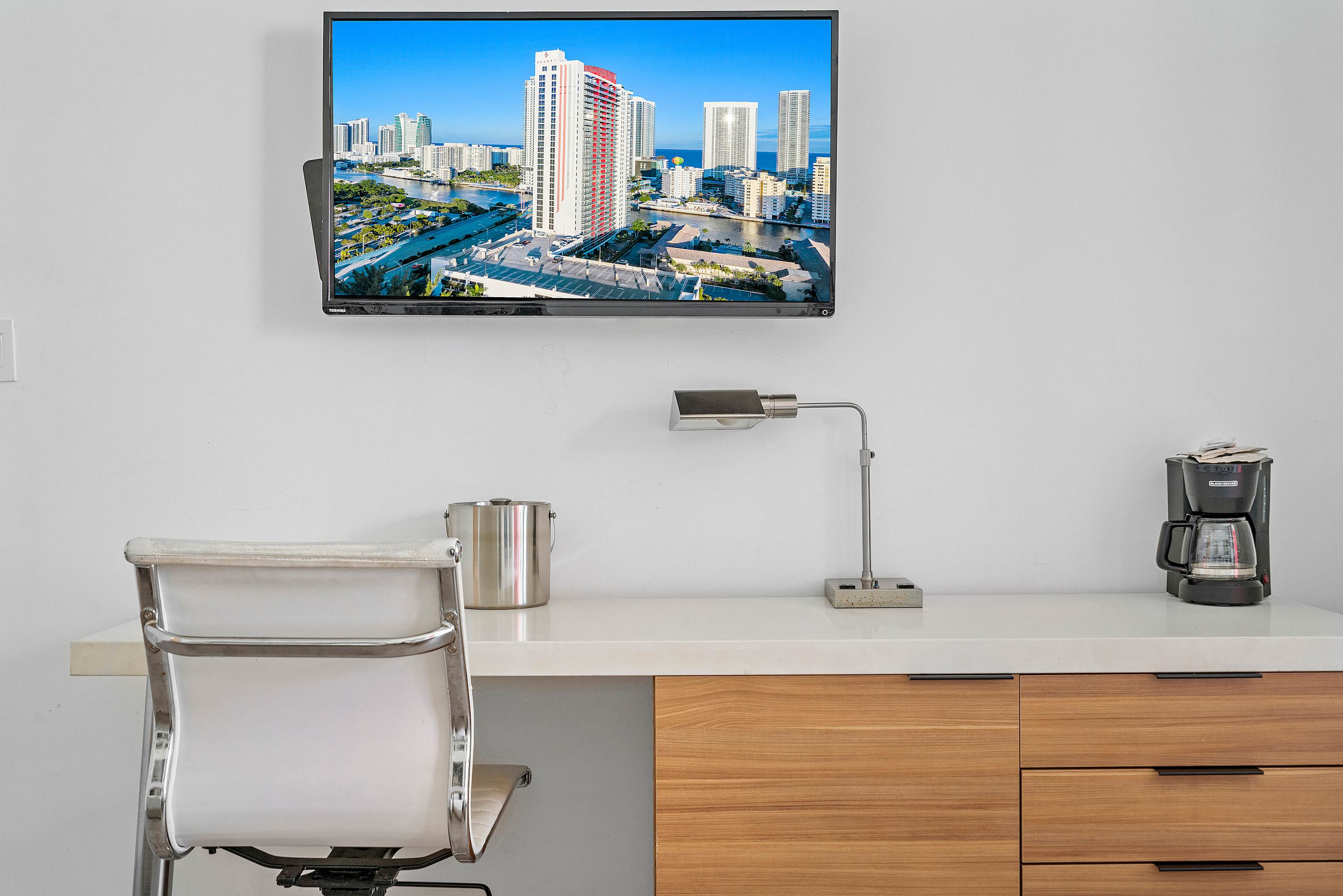 Bright Retreat | Resort Perks | Hallandale