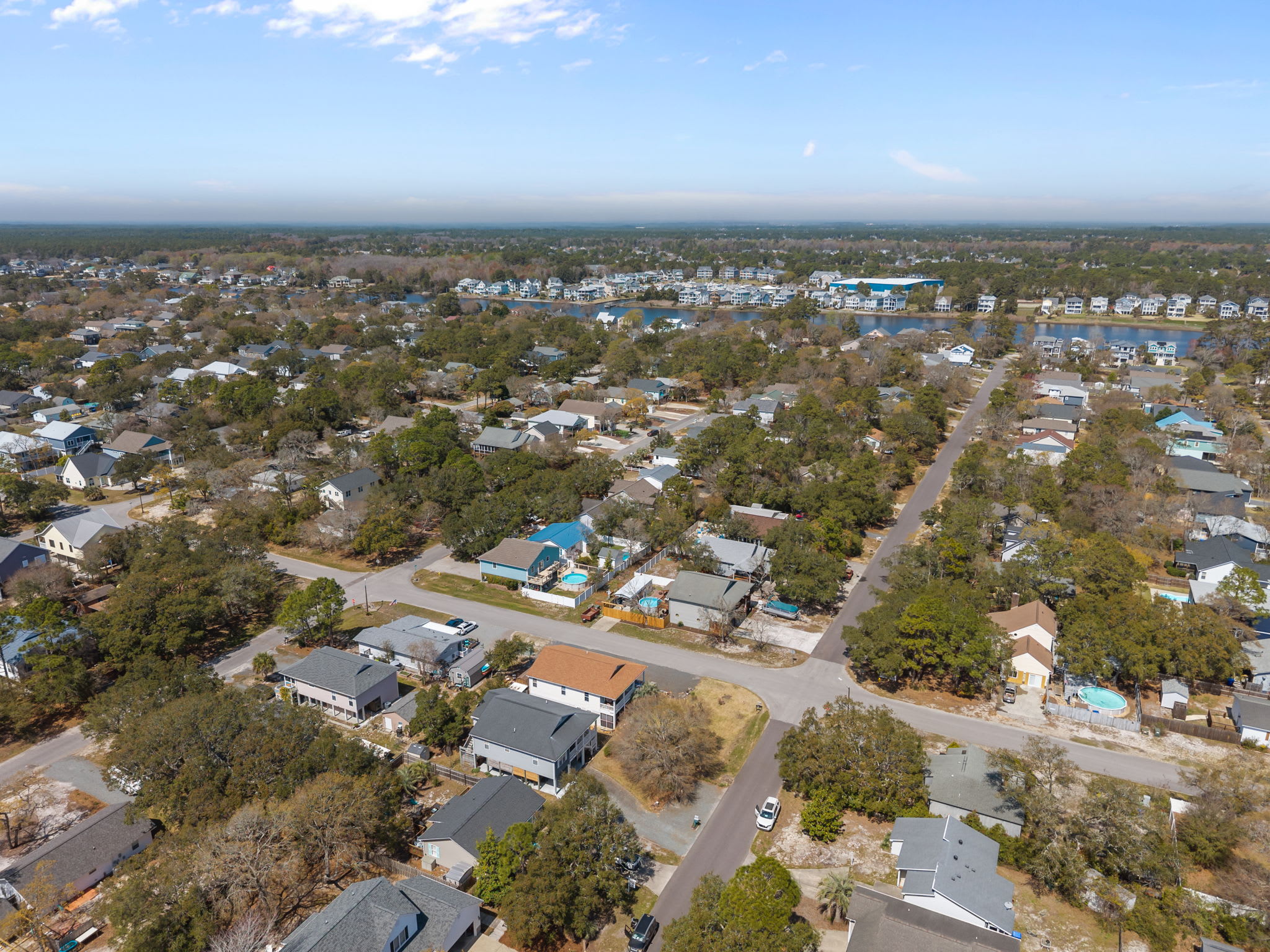 Breaking Tables and Waves | Photo 8