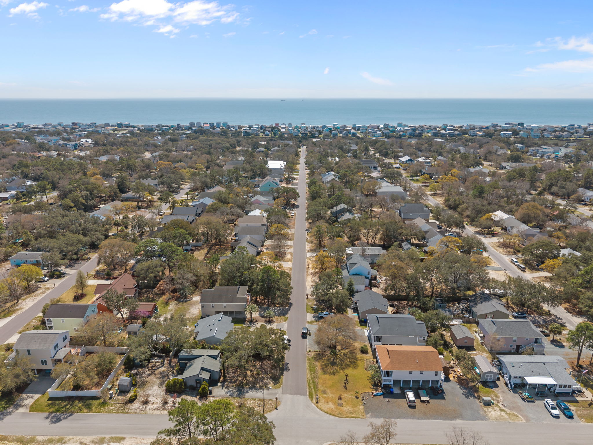 Breaking Tables and Waves | Photo 6