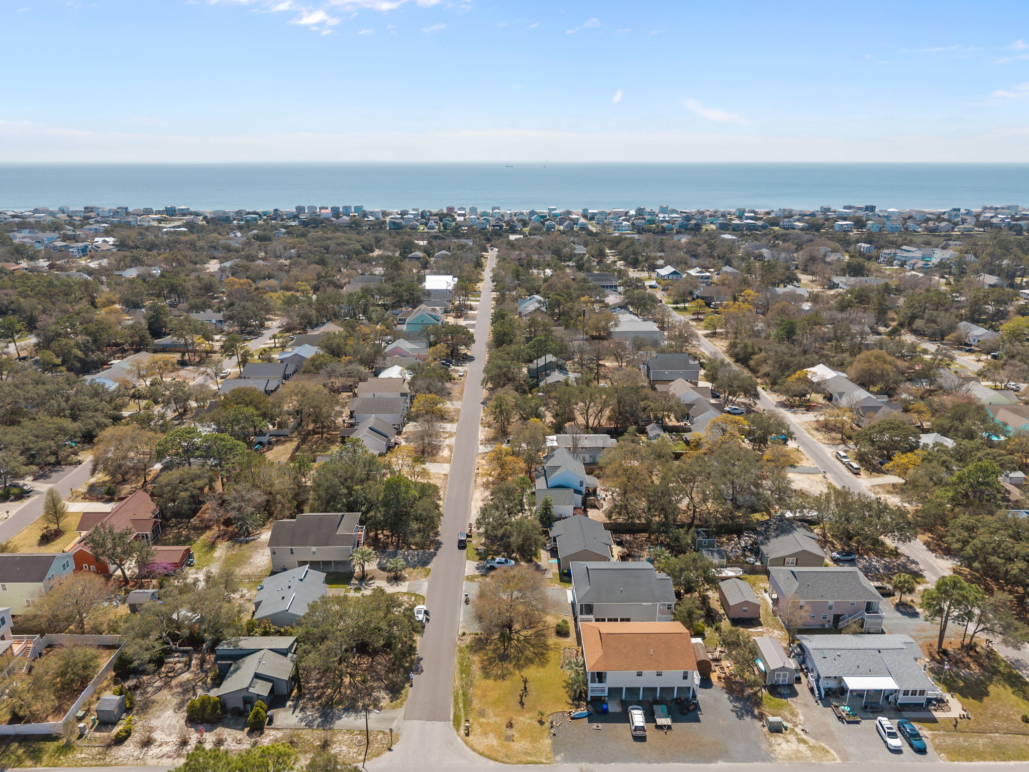 Breaking Tables and Waves | Photo 9