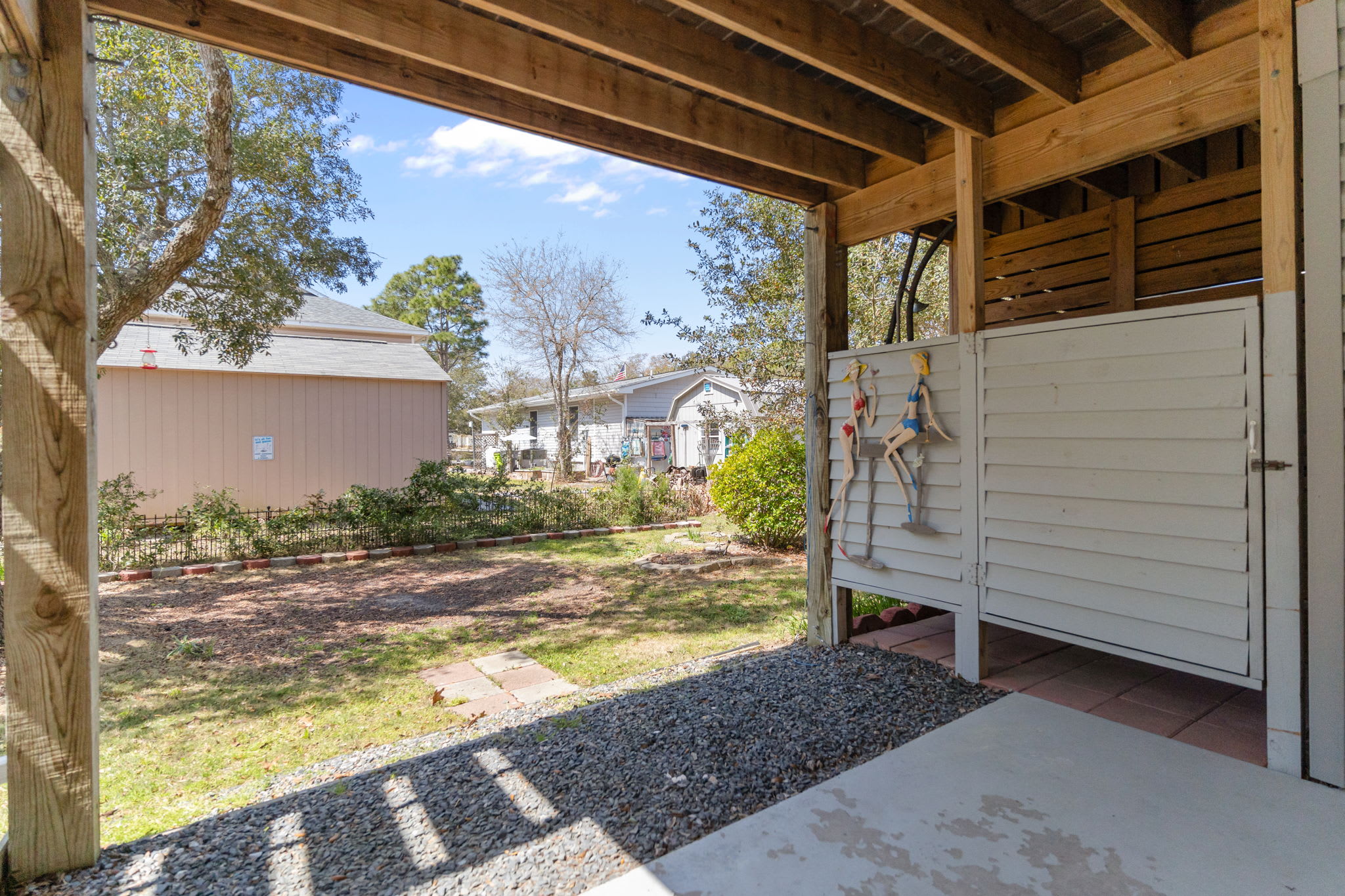 Breaking Tables and Waves | Photo 48