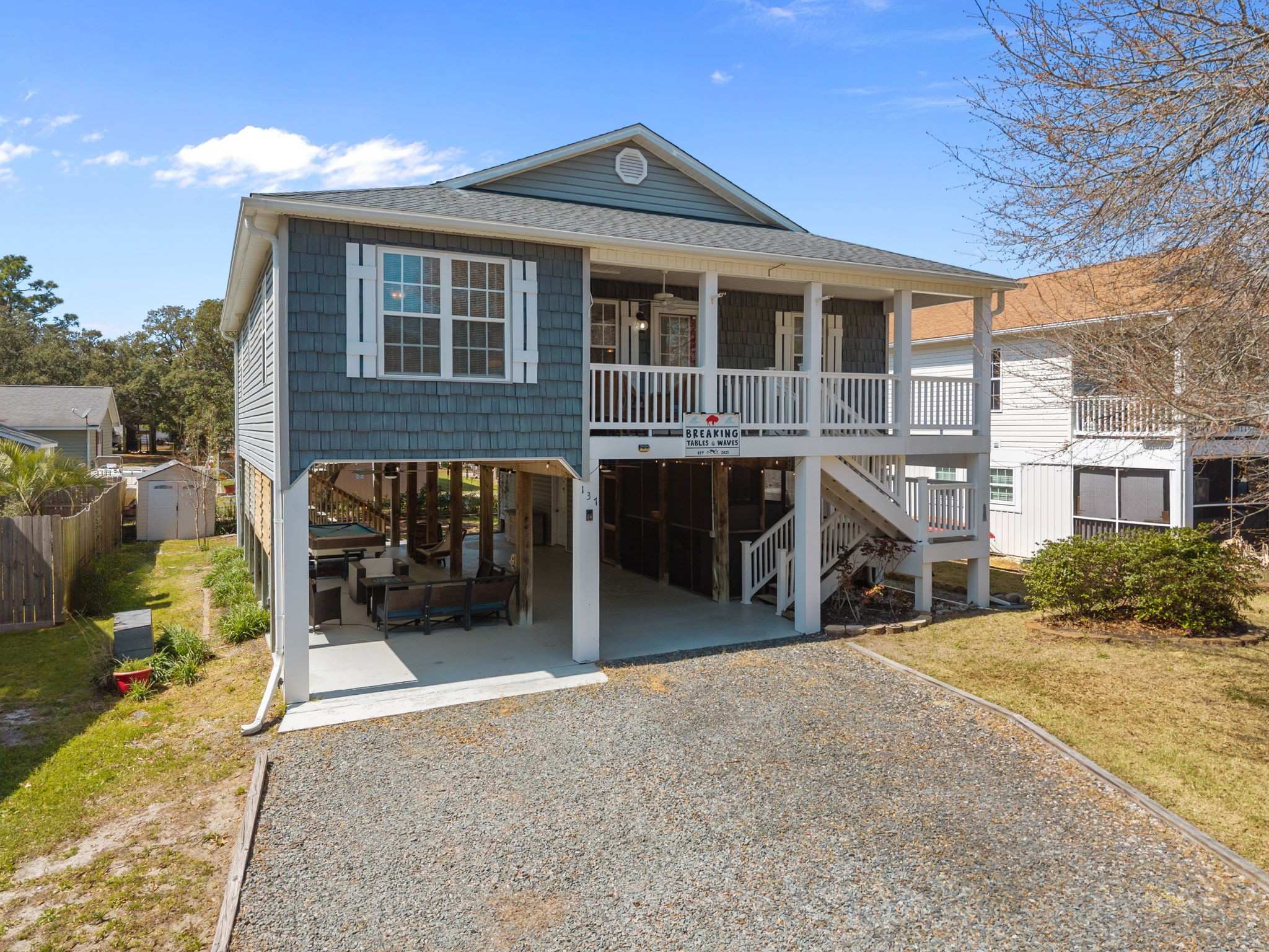 Breaking Tables and Waves | Photo 2