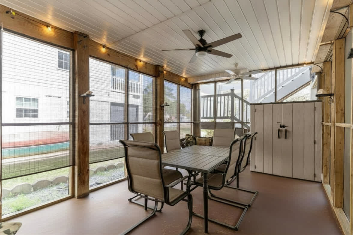 Breaking Tables and Waves | Photo 53