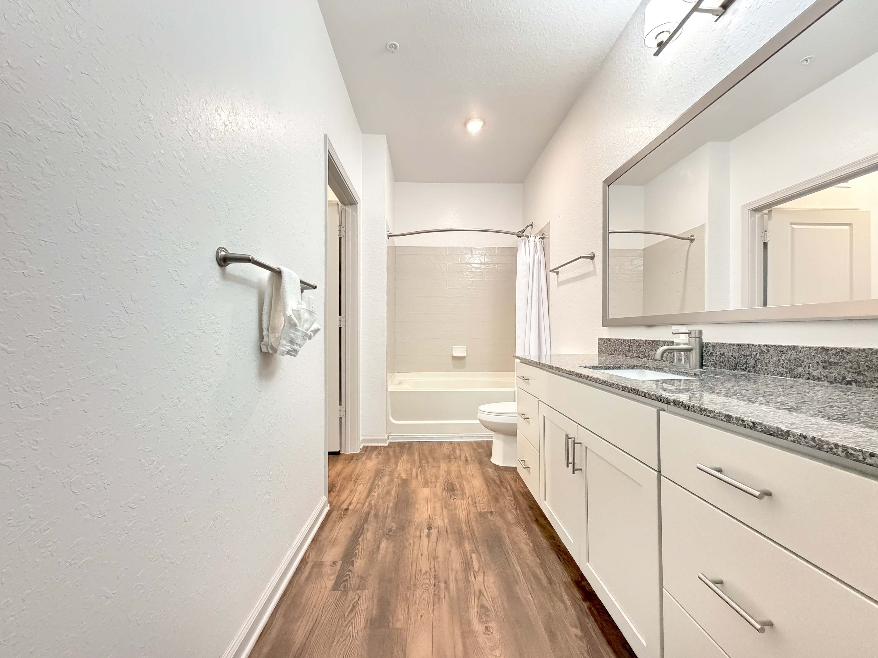 Luxury 1 BR in Clearwater, Upscale, Modern Amenities