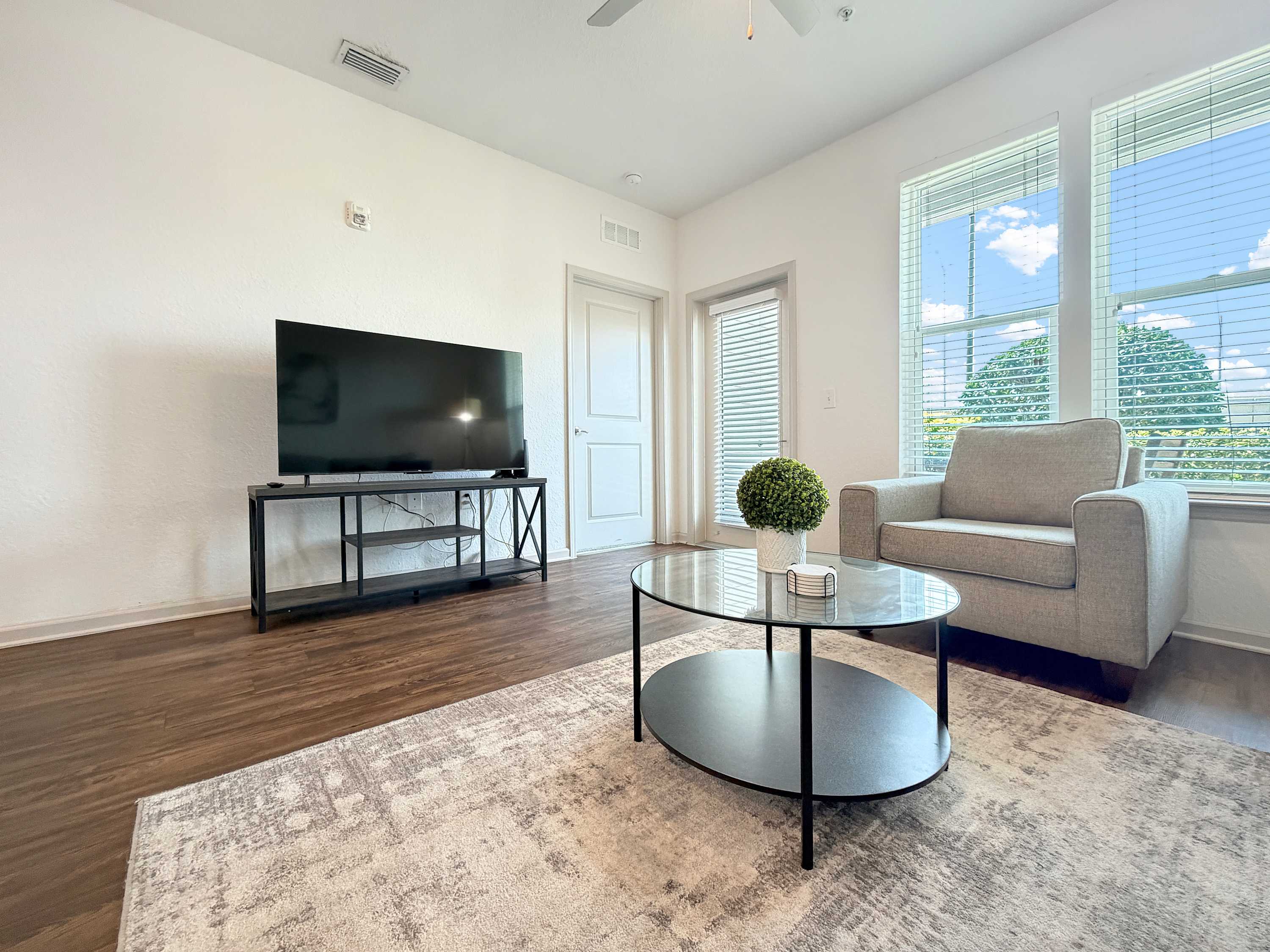 Luxury 1 BR in Clearwater, Upscale, Modern Amenities