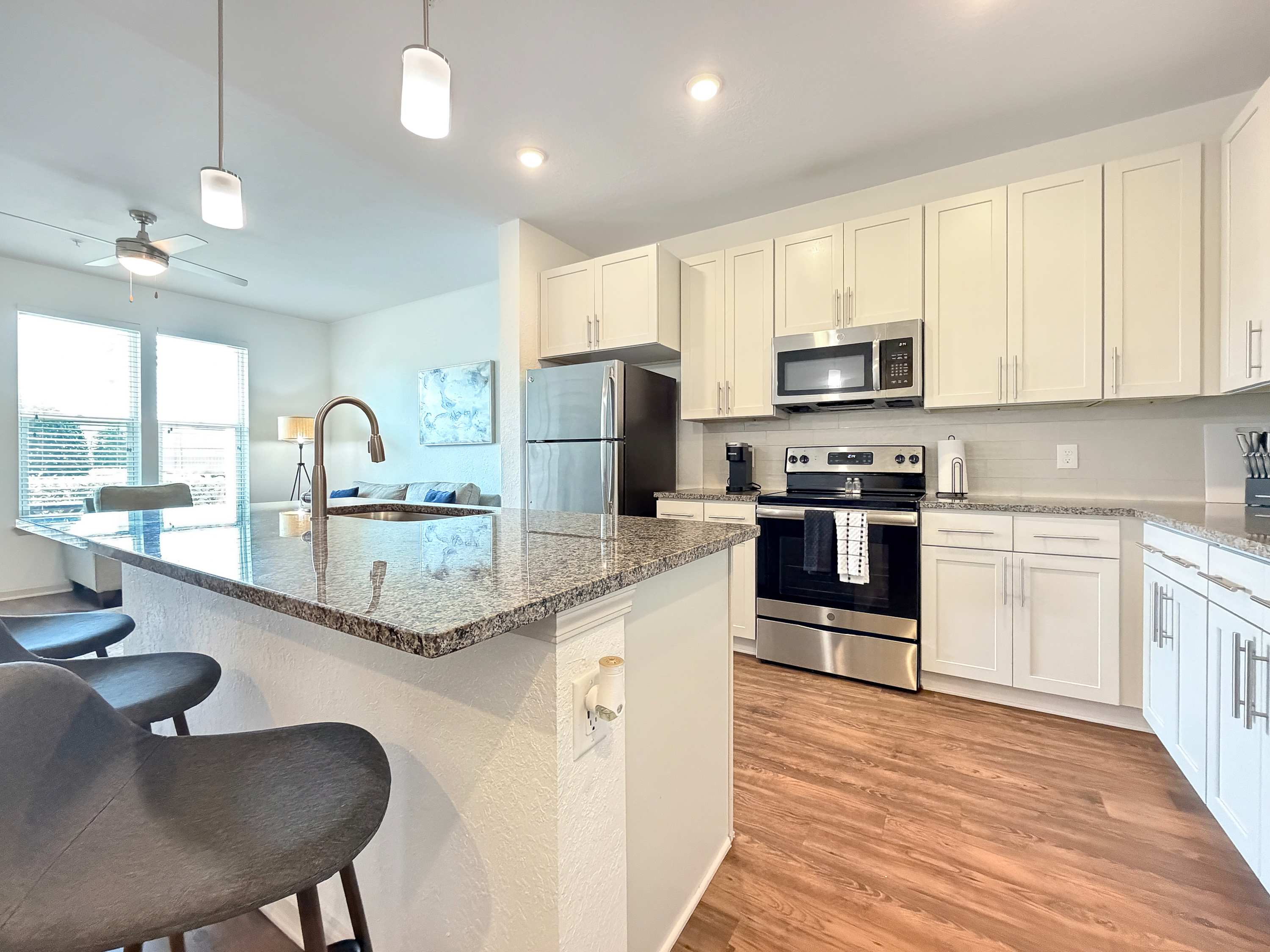 Luxury 1 BR in Clearwater, Upscale, Modern Amenities