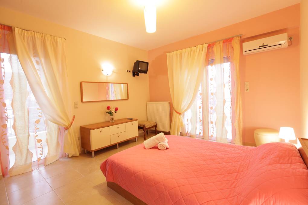Bussiness Maisonette Getaway, 5 min from the beach — Aliveri, Evia — vacation rental