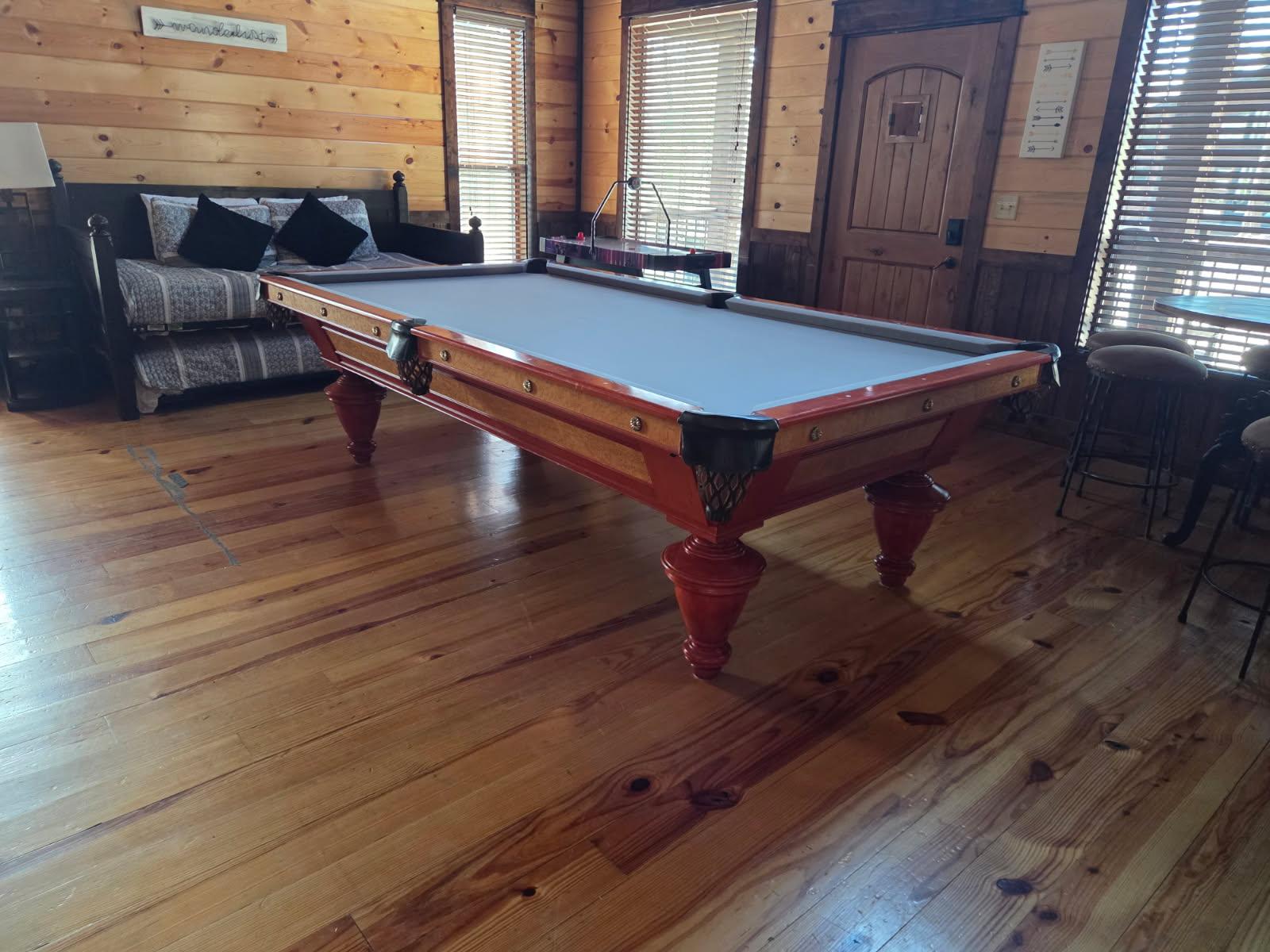 The Great Escape! 4BR w Game Room - Hot Tub - Sleeps 12