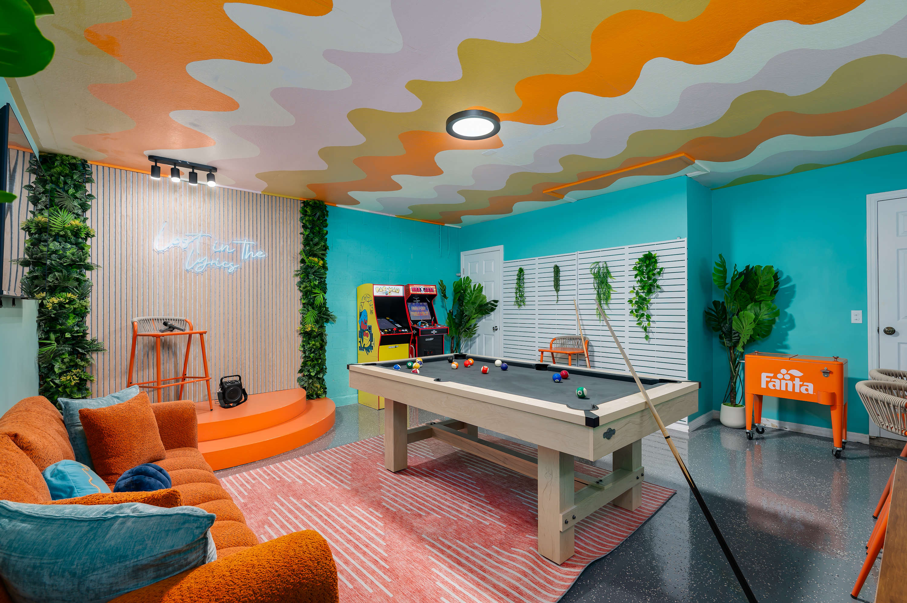 Relaxed home w/ fire pit & backyard