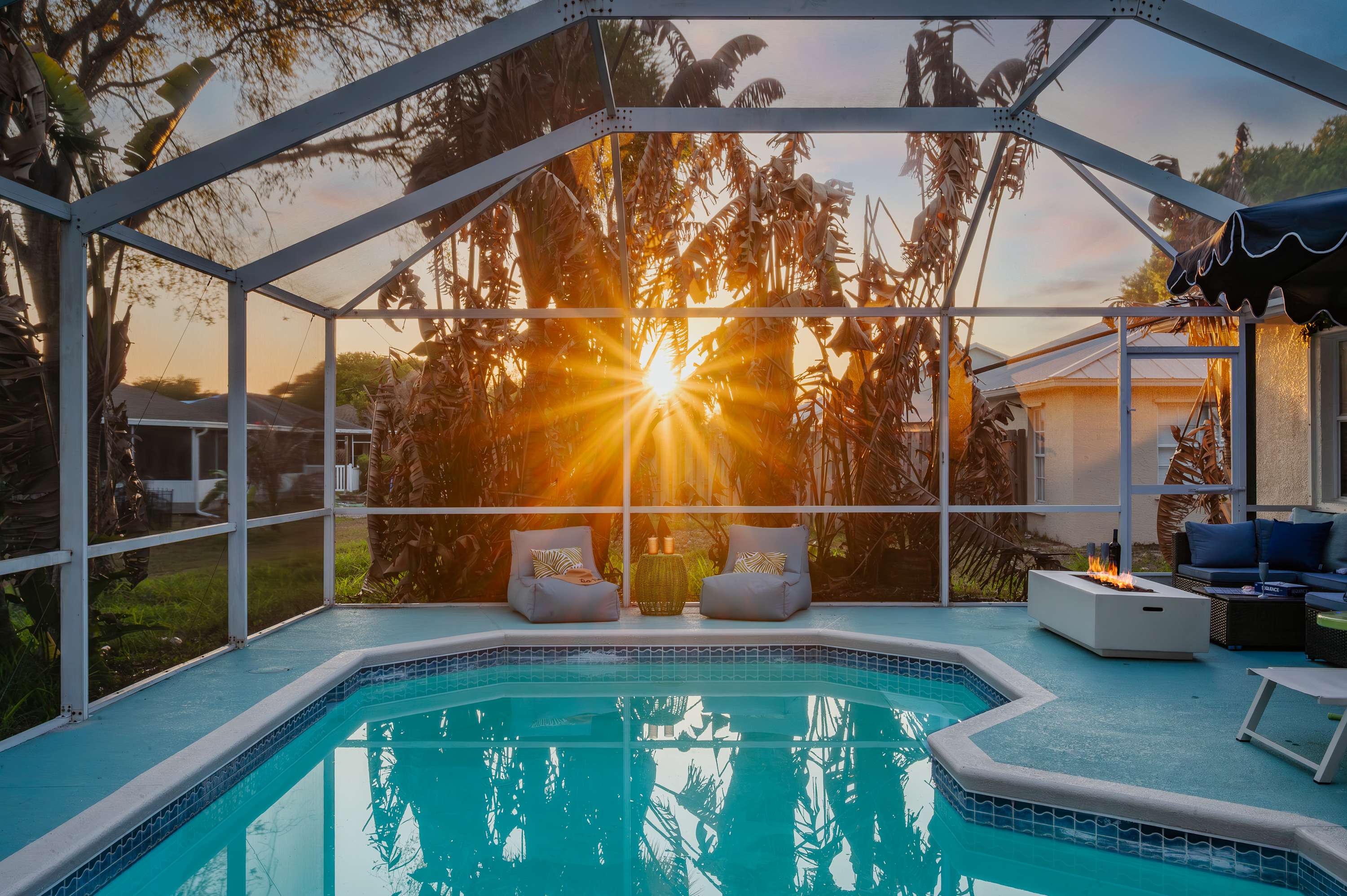 Relaxed home w/ fire pit & backyard