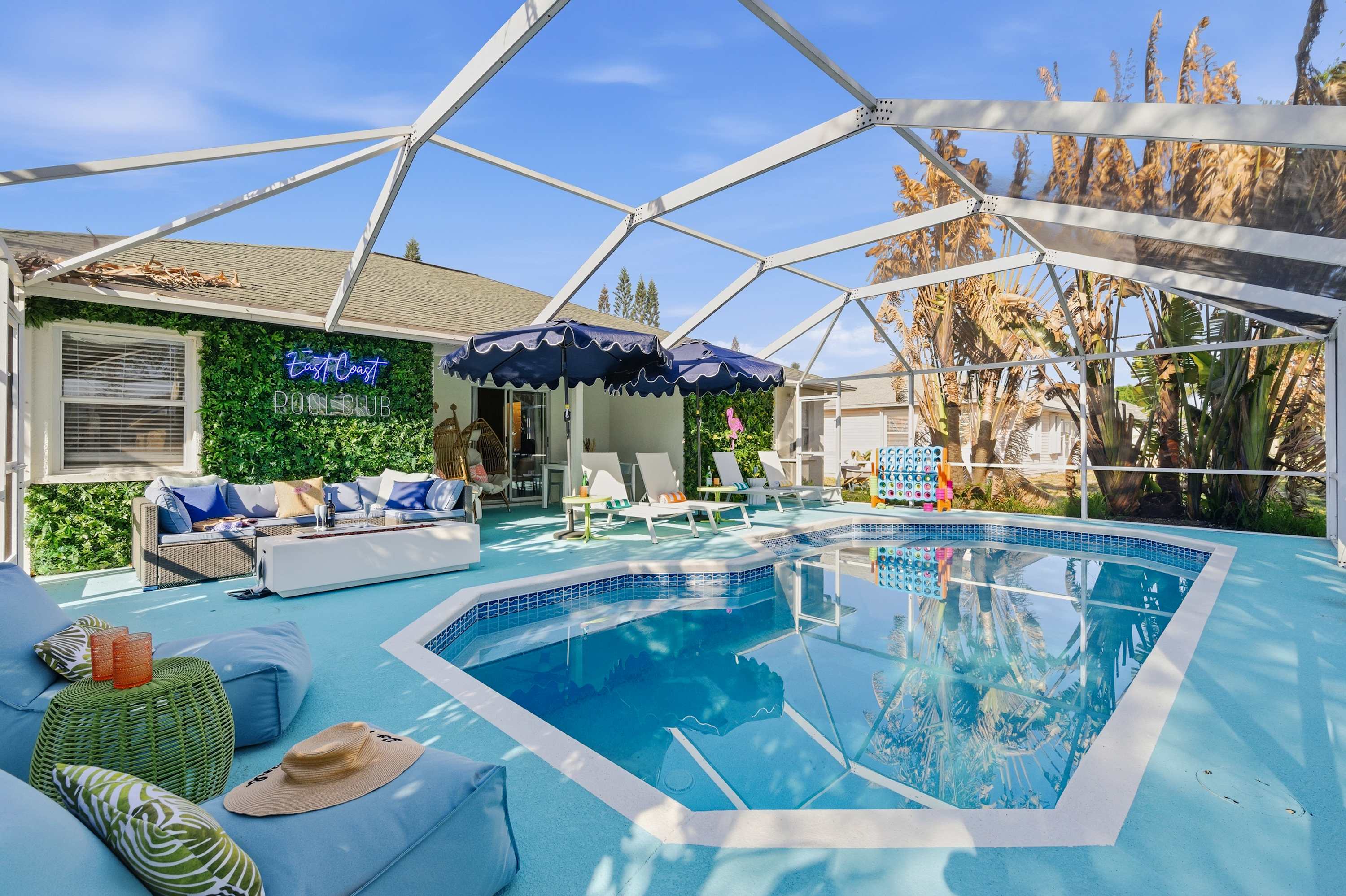 Relaxed home w/ fire pit & backyard