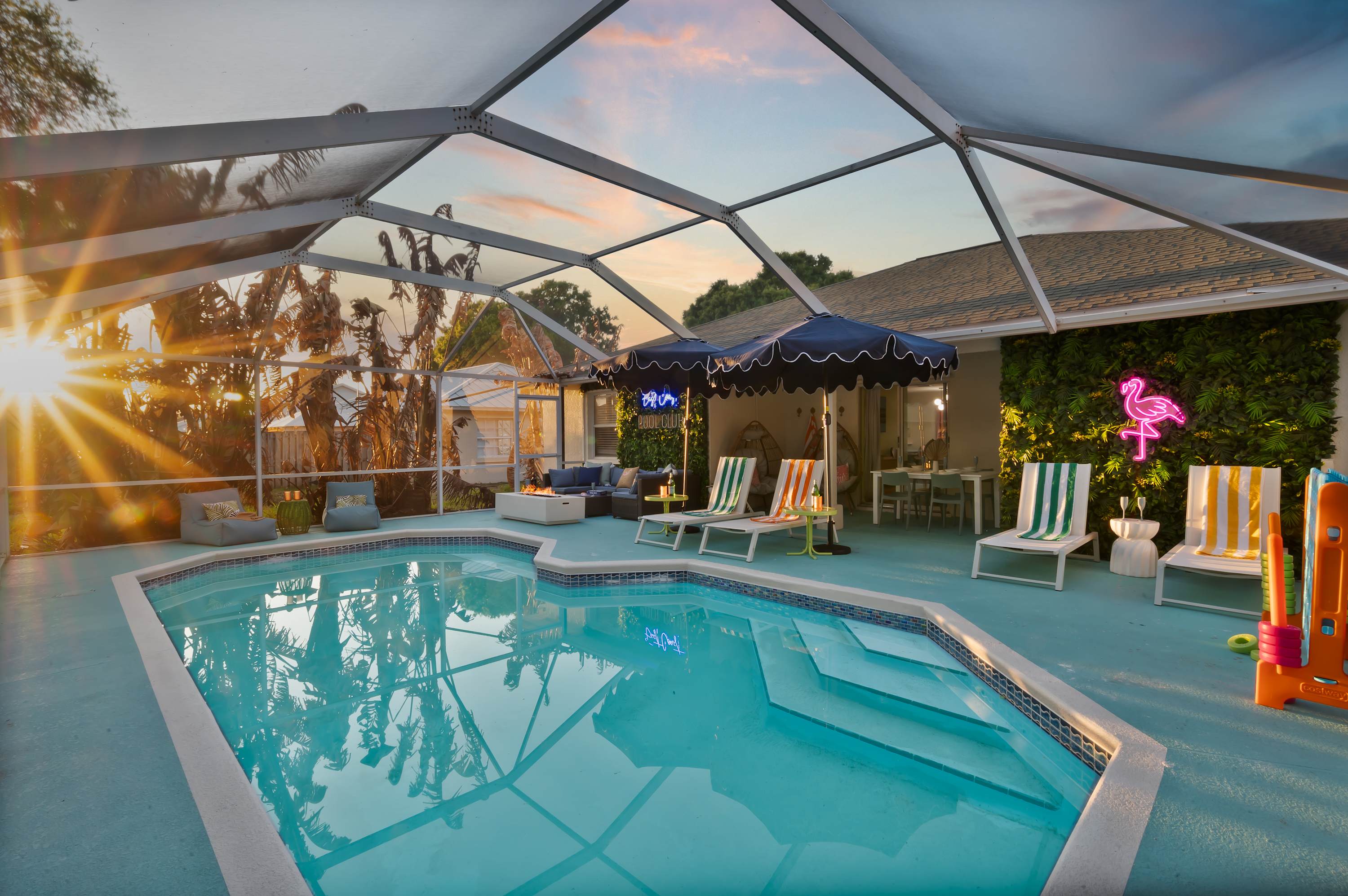 Relaxed home w/ fire pit & backyard